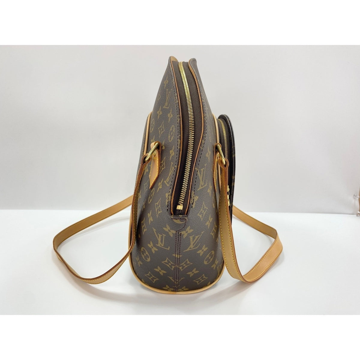 Louis Vuitton Brown Handbag (Pre-Owned)