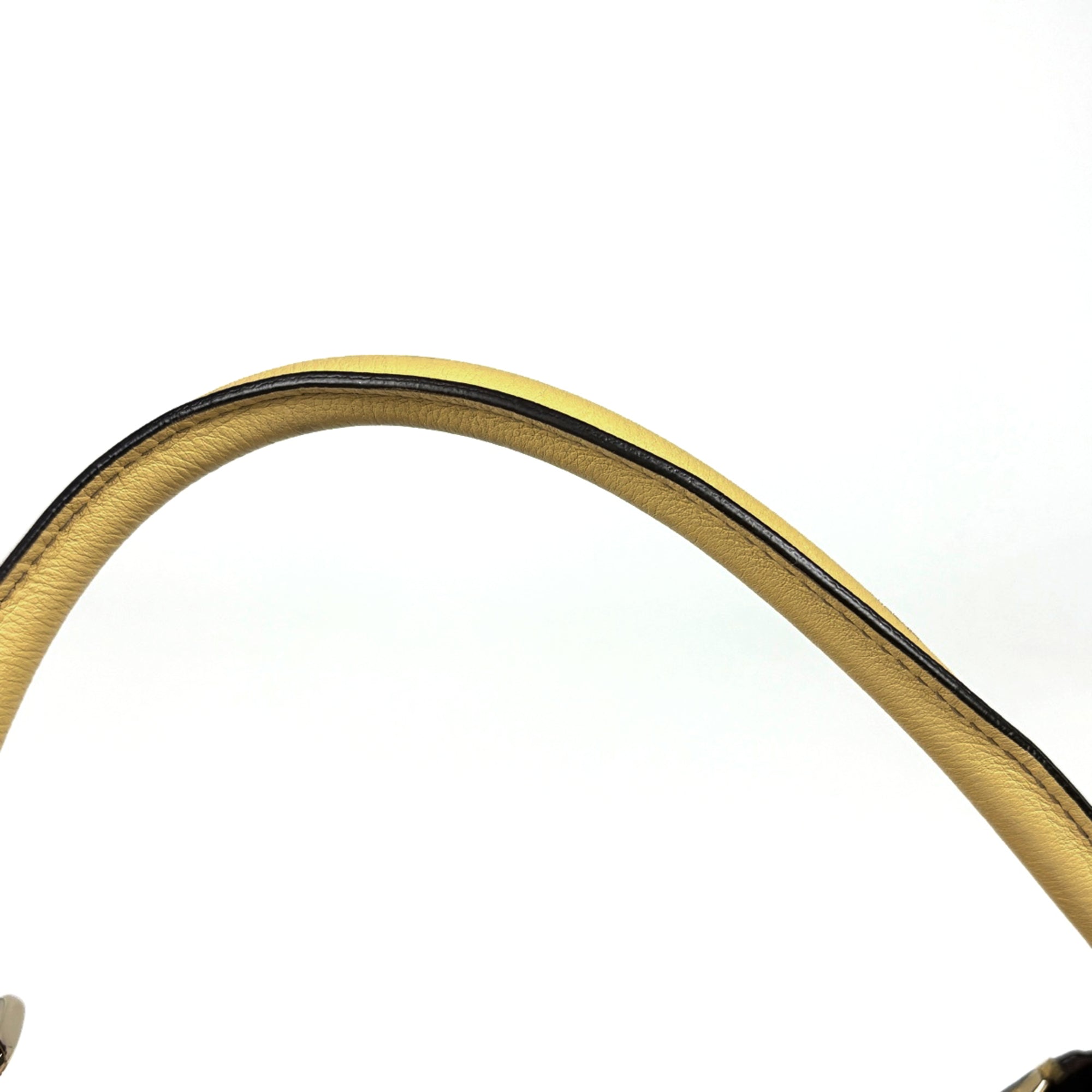 Gucci Beige Gg Canvas Shoulder Bag (Pre-Owned)