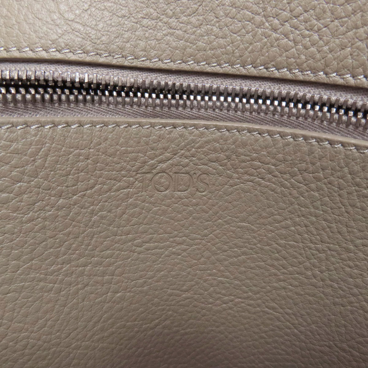 Tod's Gray Leather Tote Bag (Pre-Owned)
