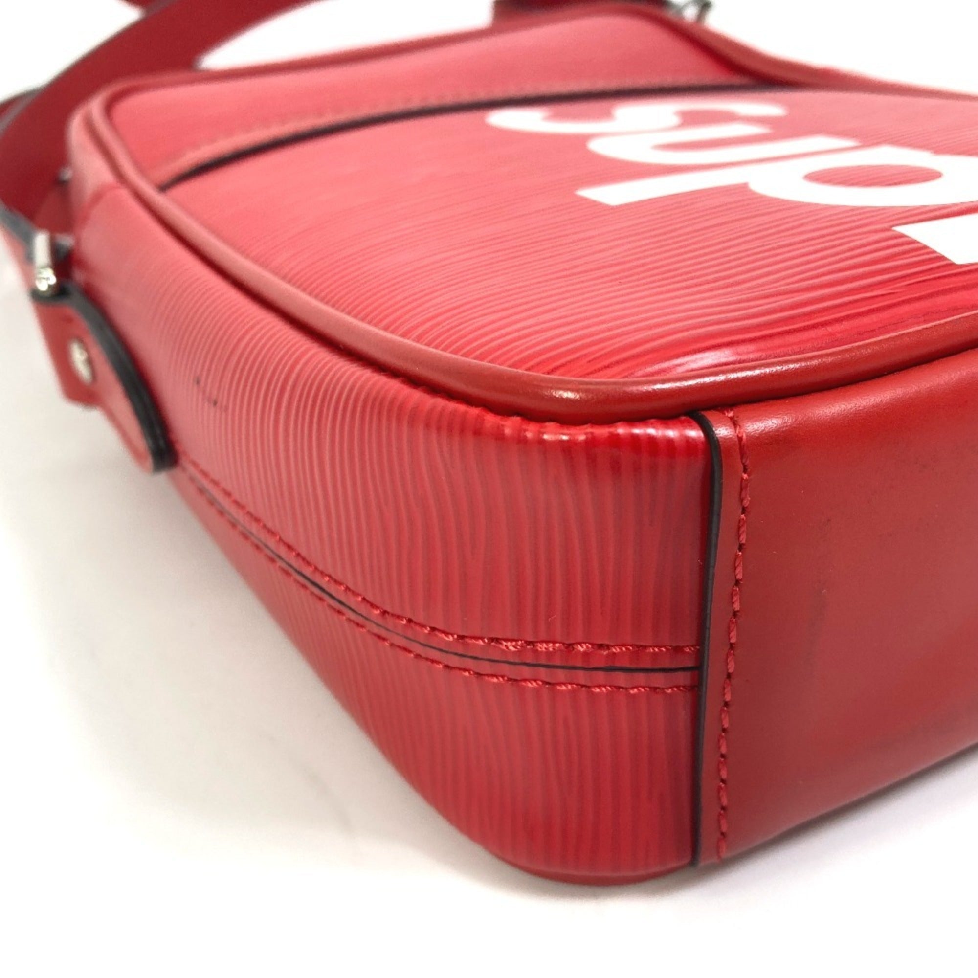 Louis Vuitton Epi Red Color Shoulder Bag (Pre-Owned)