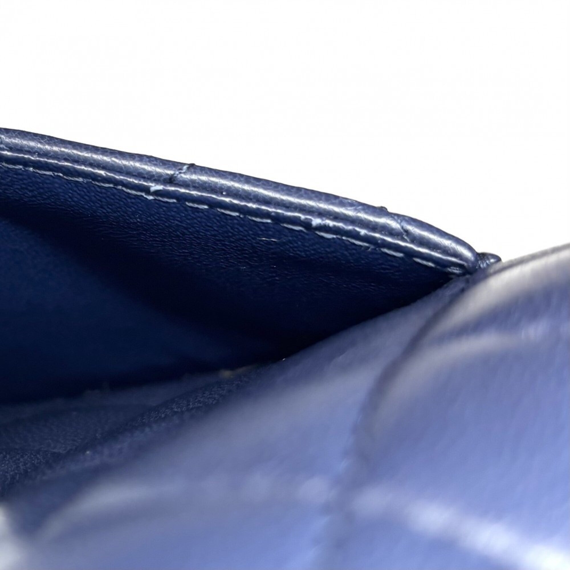 Chanel Blue Leather Shoulder Bag (Pre-Owned)