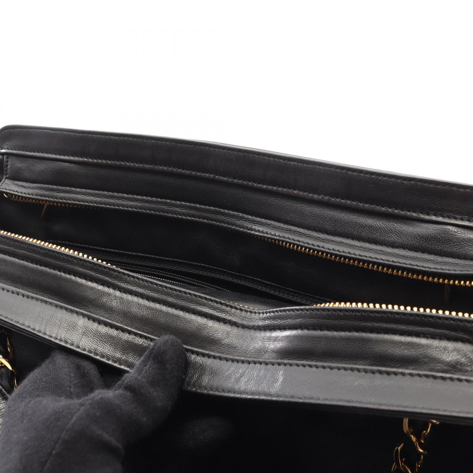 Chanel Black Leather Tote Bag (Pre-Owned)