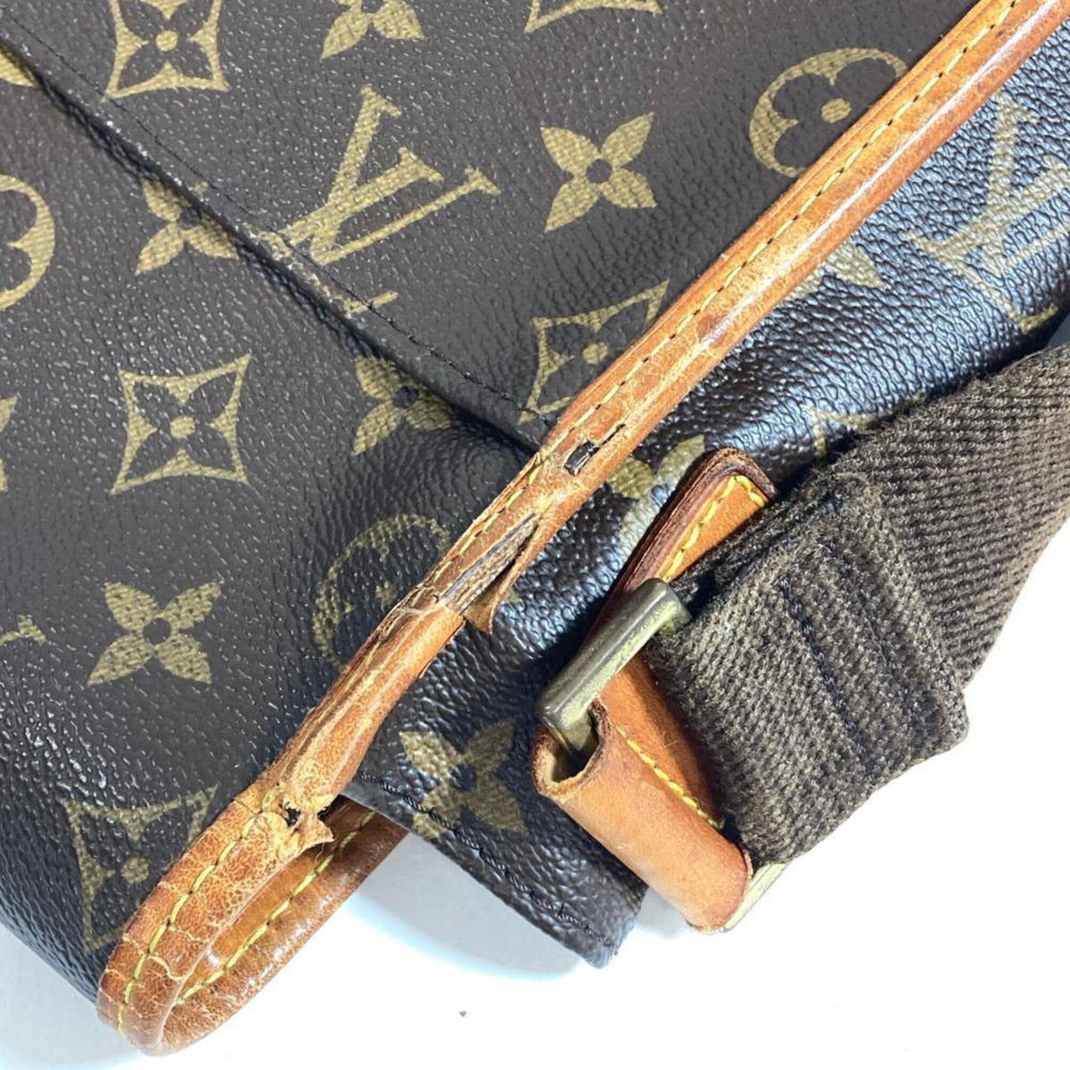 Louis Vuitton Brown Monogram Canvas Messenger Bag Shoulder Bag (Pre-Owned)