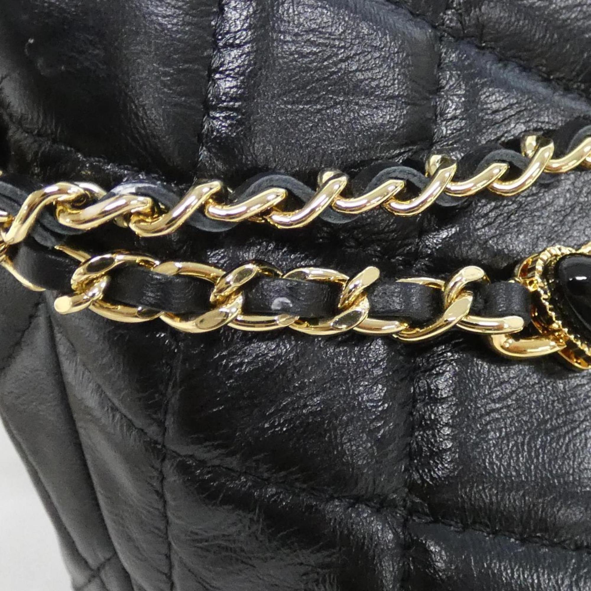 Chanel Black Leather Shoulder Bag (Pre-Owned)