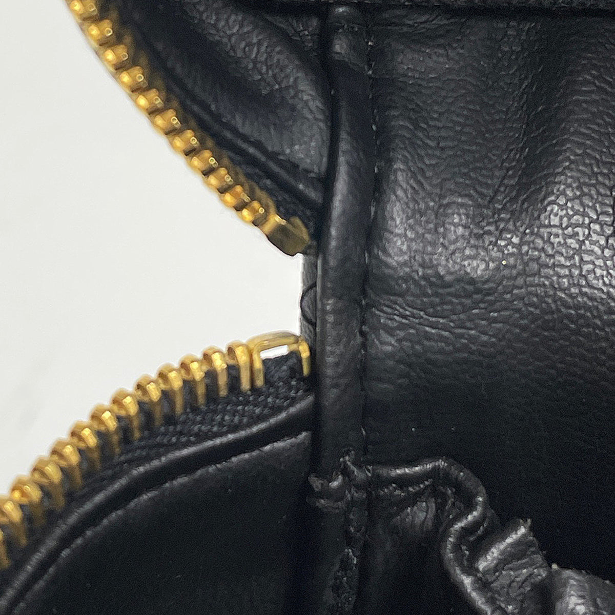 Chanel Bicolor Black Leather Vanity Bag (Pre-Owned)