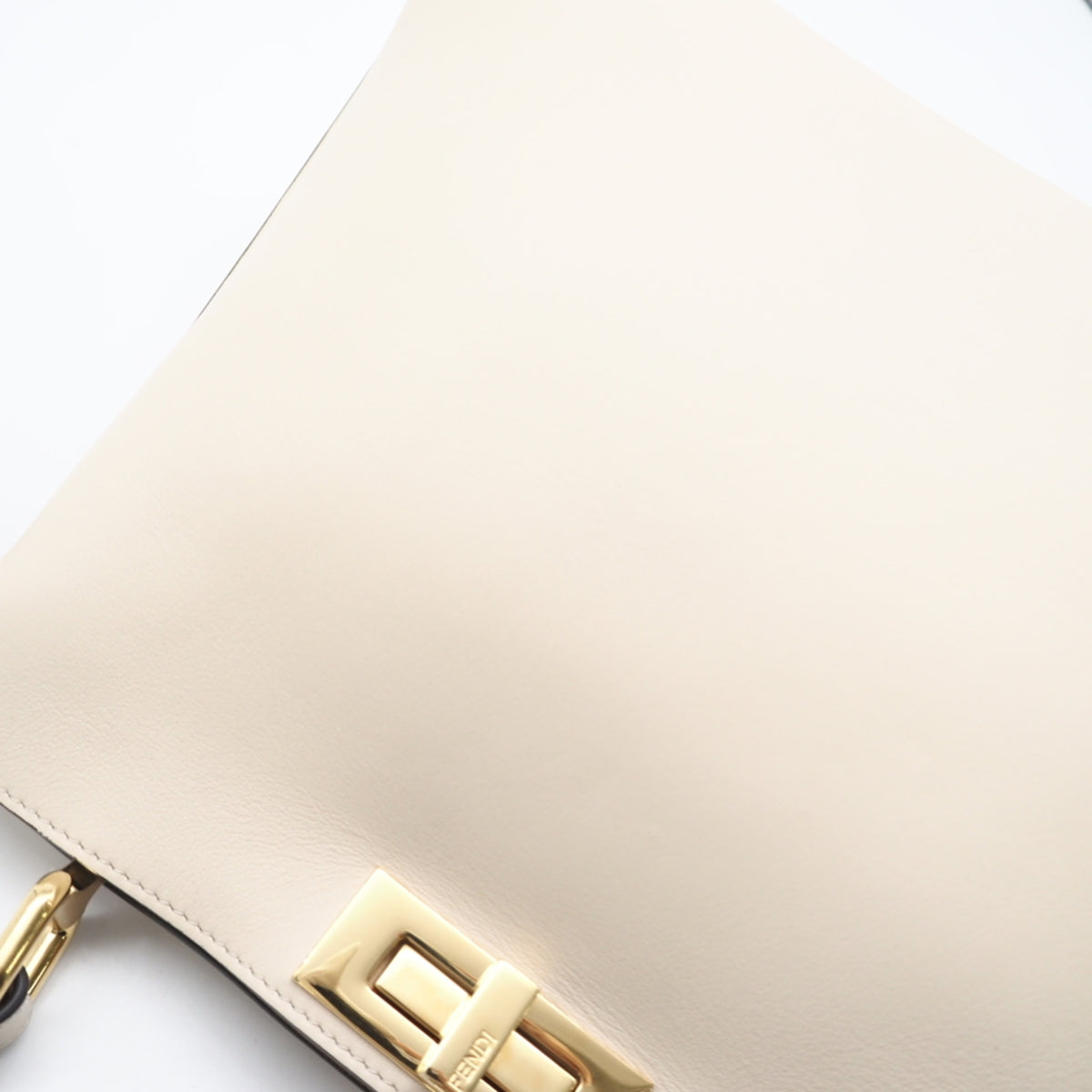 Fendi Beige White Leather Handbag (Pre-Owned)