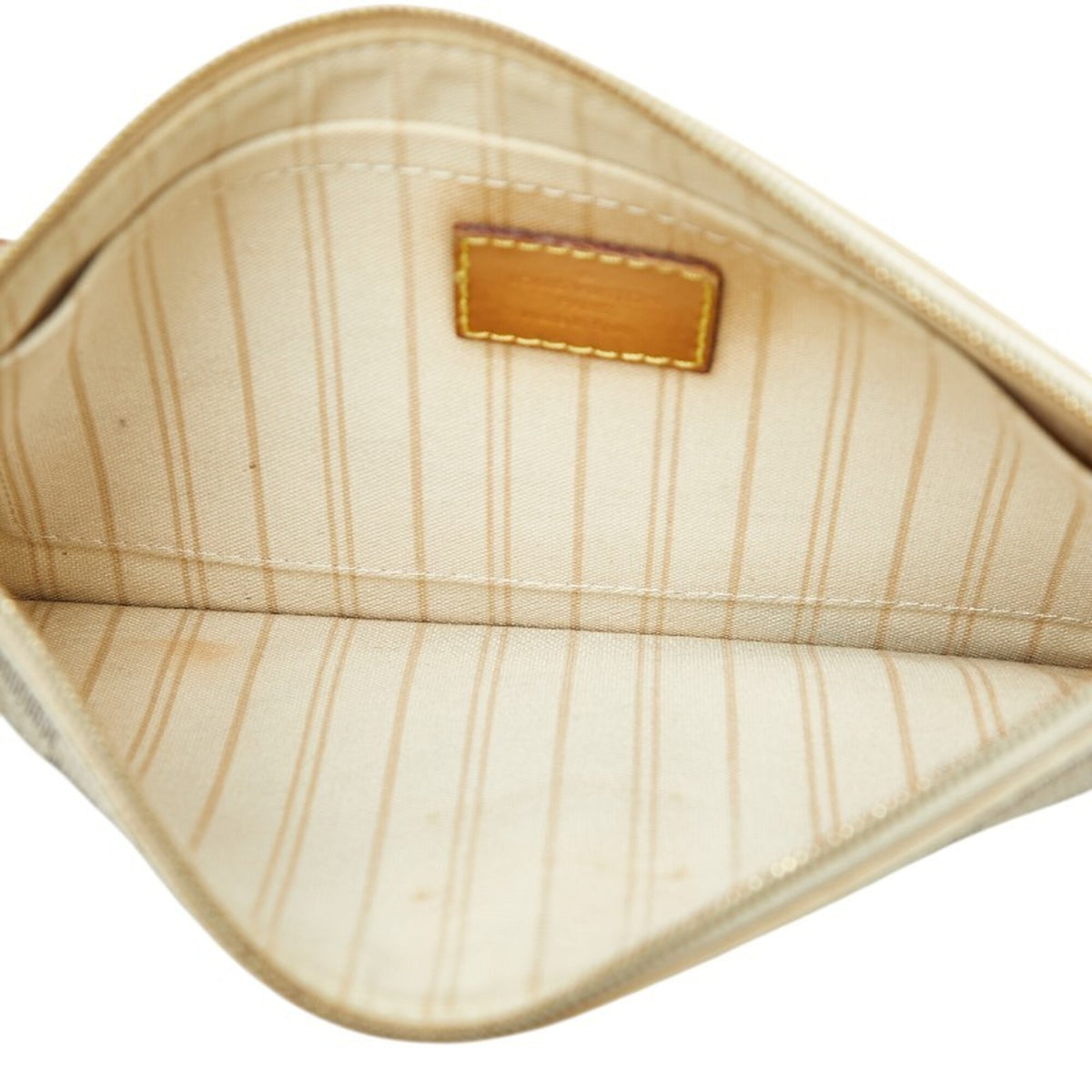 Louis Vuitton White Pvc Leather Pouch (Pre-Owned)