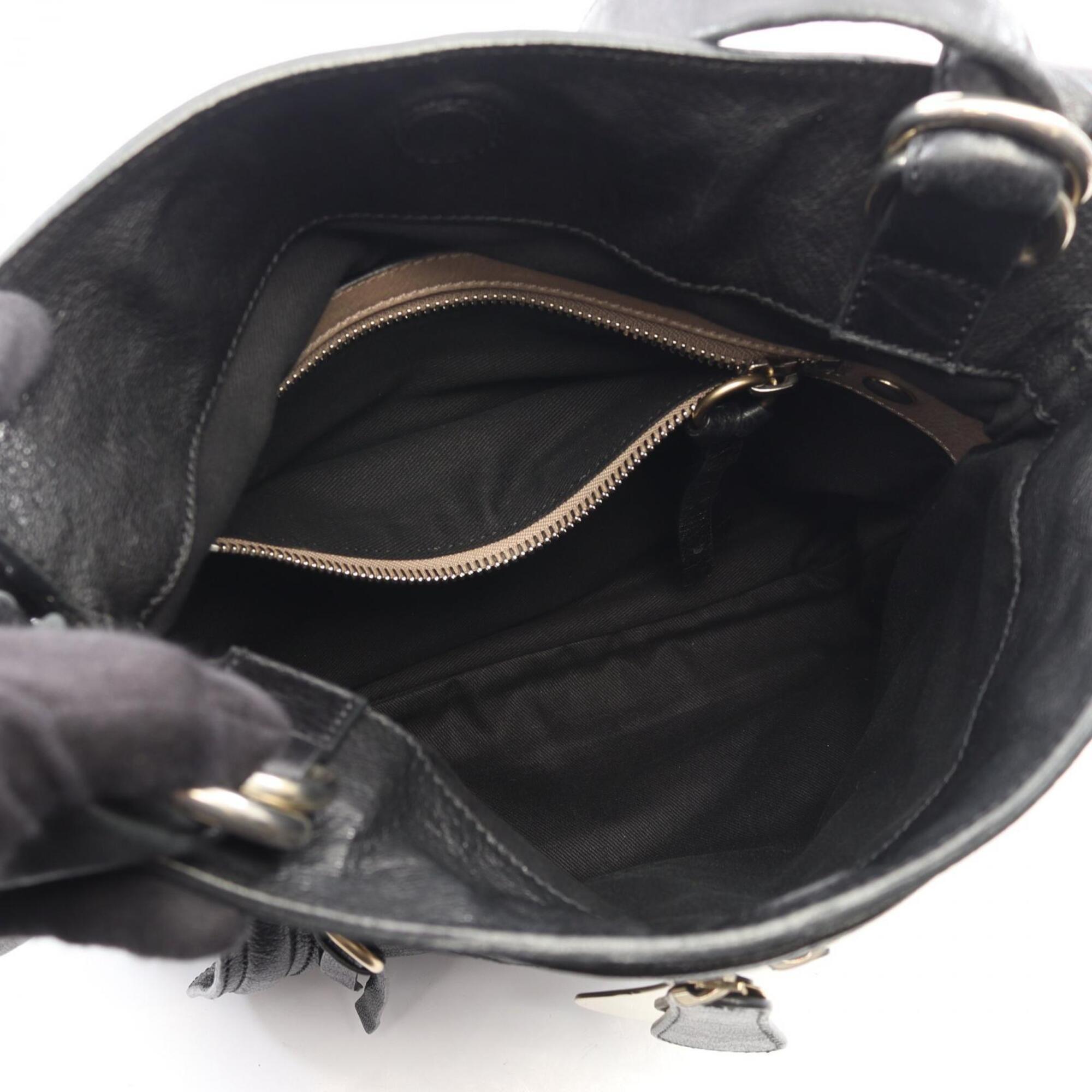 Chloé Black Leather Handbag Shoulder Bag (Pre-Owned)