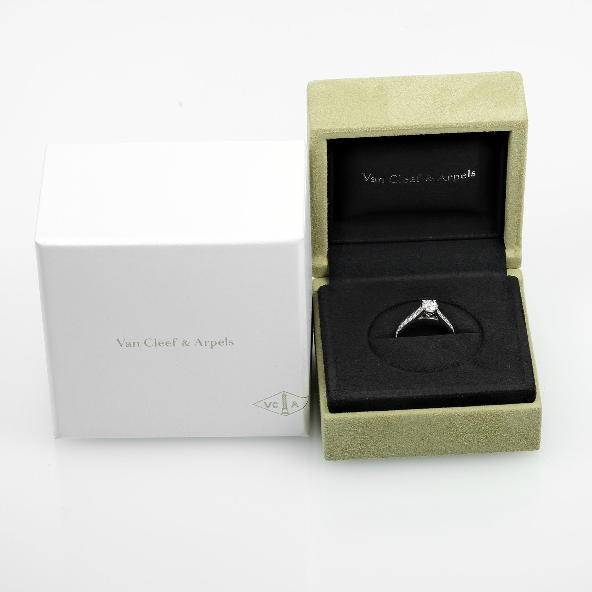 Van Cleef & Arpels Platinum 950 Band Ring (Pre-Owned)