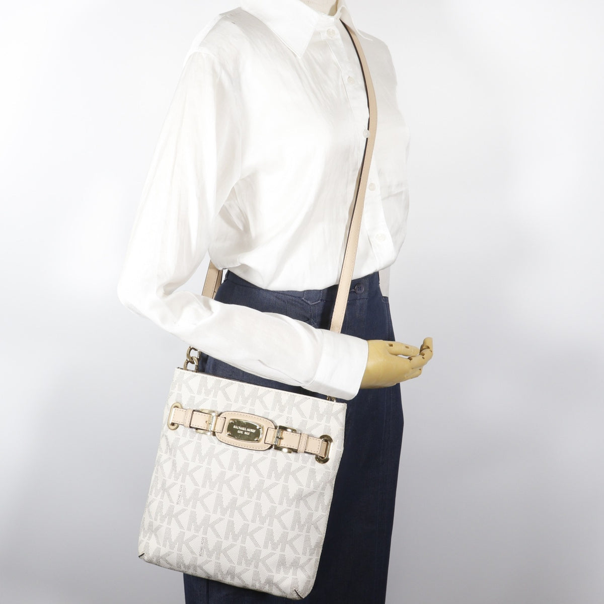 Michael Kors Off-White White Pvc Shoulder Bag (Pre-Owned)