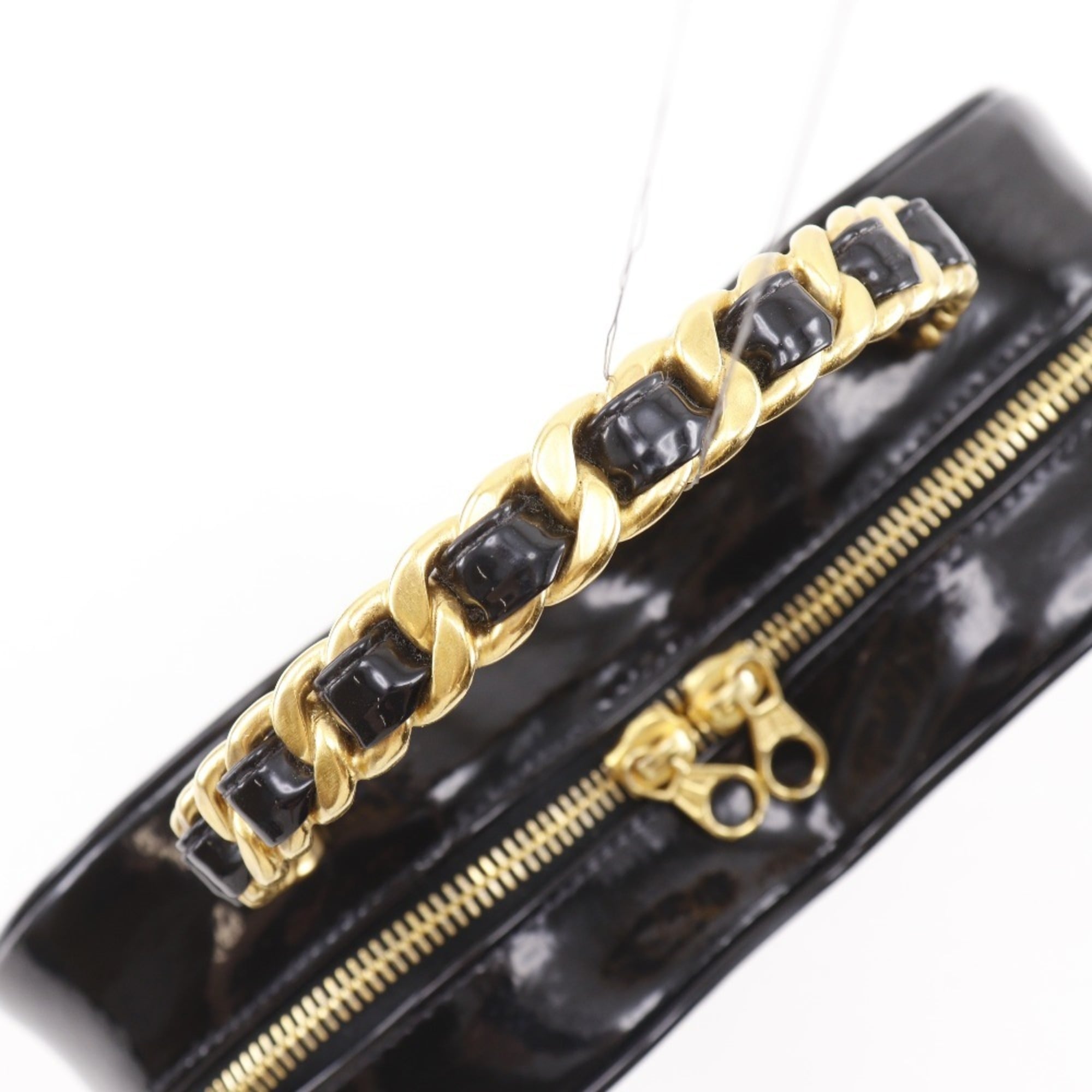 Chanel Black Patent Leather Leather Handbag (Pre-Owned)