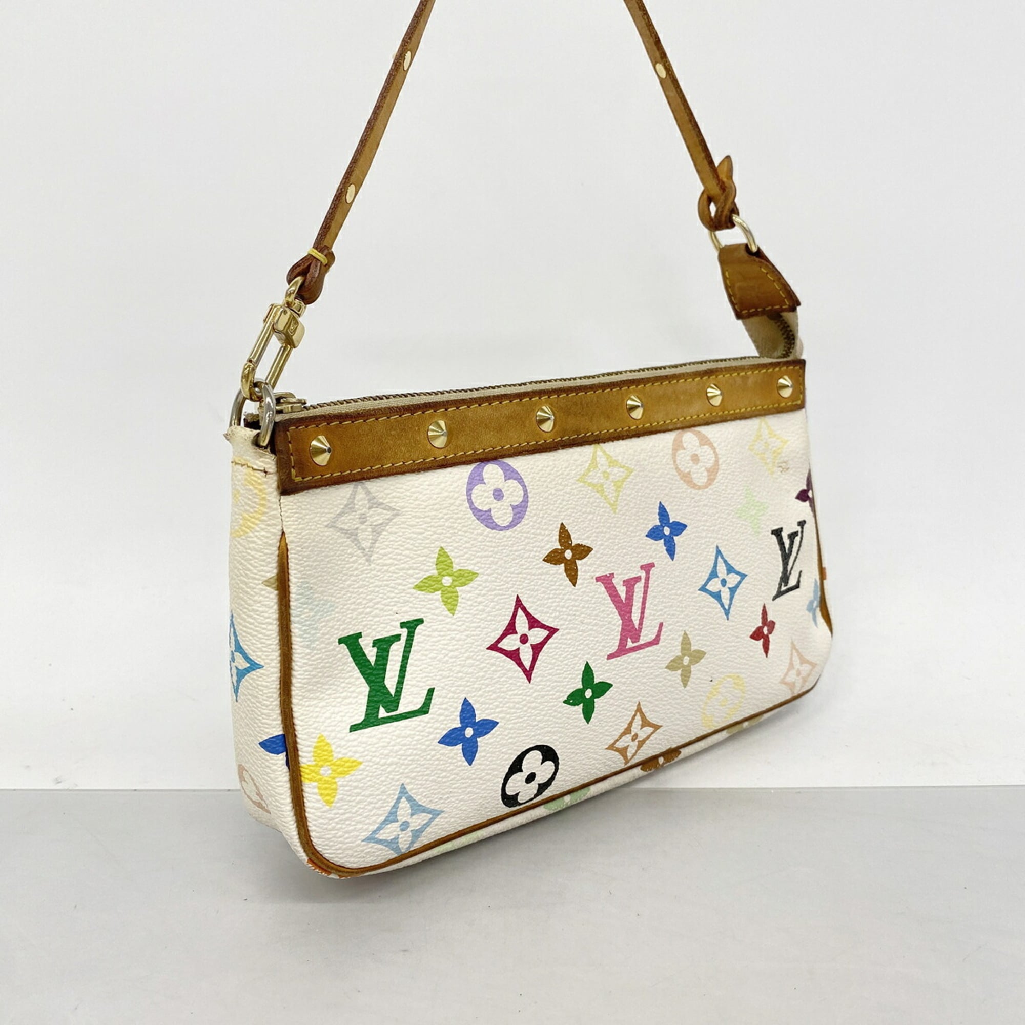 Louis Vuitton Blanc Pouch (Pre-Owned)