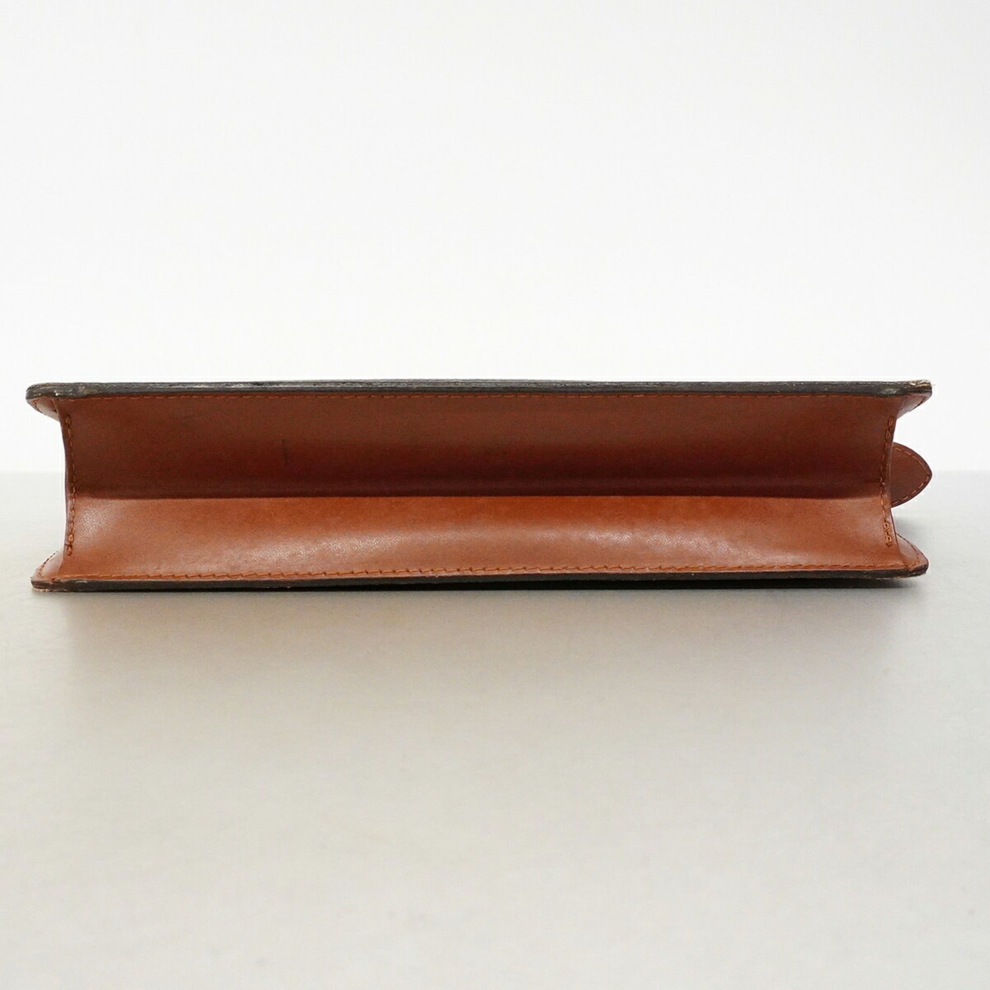 Louis Vuitton Brown Clutch Bag (Pre-Owned)