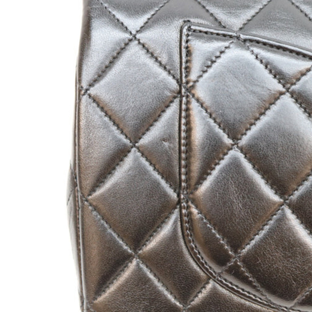 Chanel Black Leather Shoulder Bag (Pre-Owned)