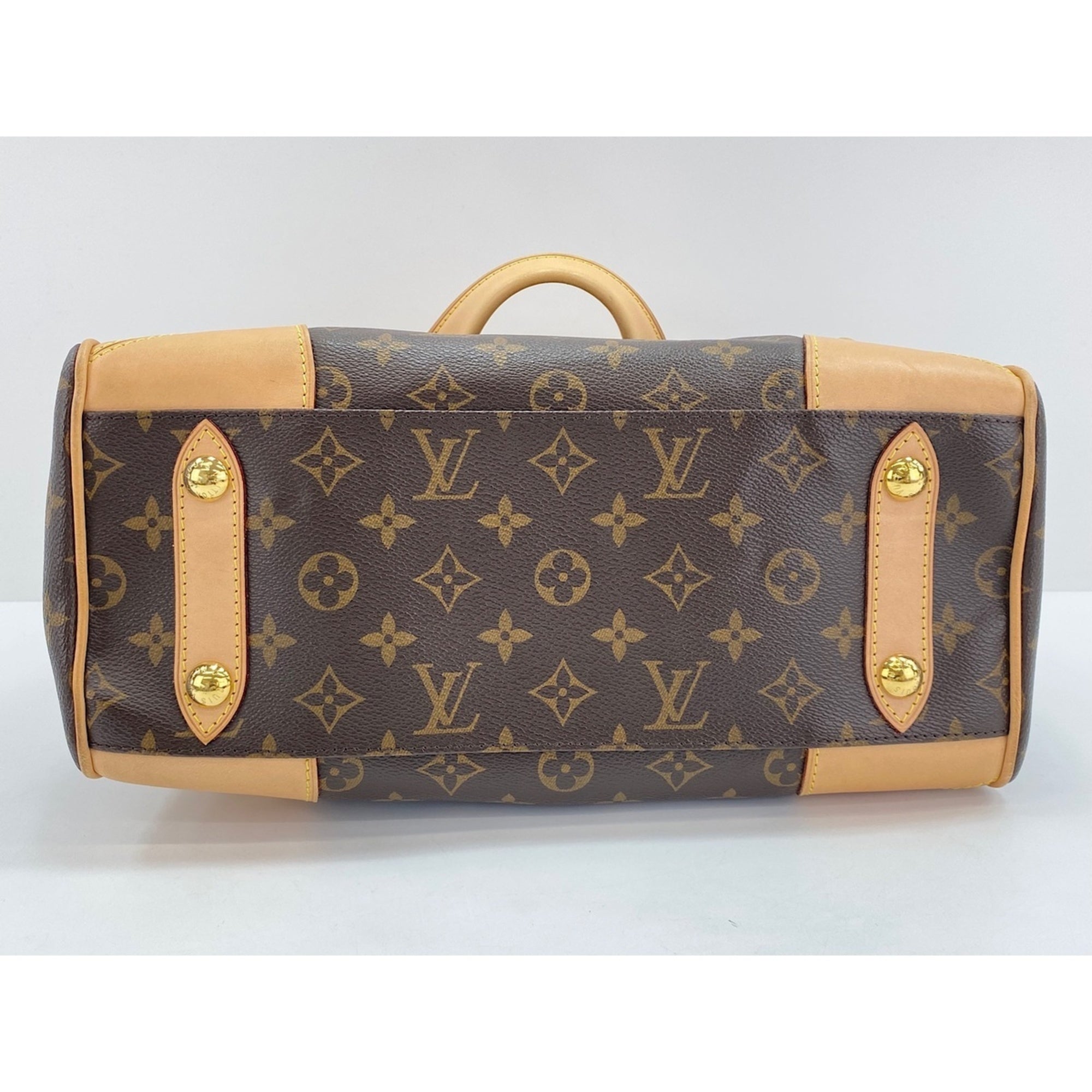 Louis Vuitton Brown Shoulder Bag (Pre-Owned)