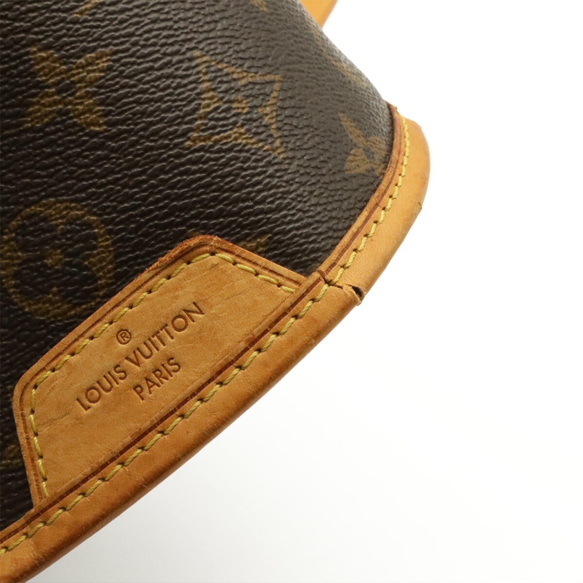 Louis Vuitton Brown Monogram Monogram Shoulder Bag (Pre-Owned)