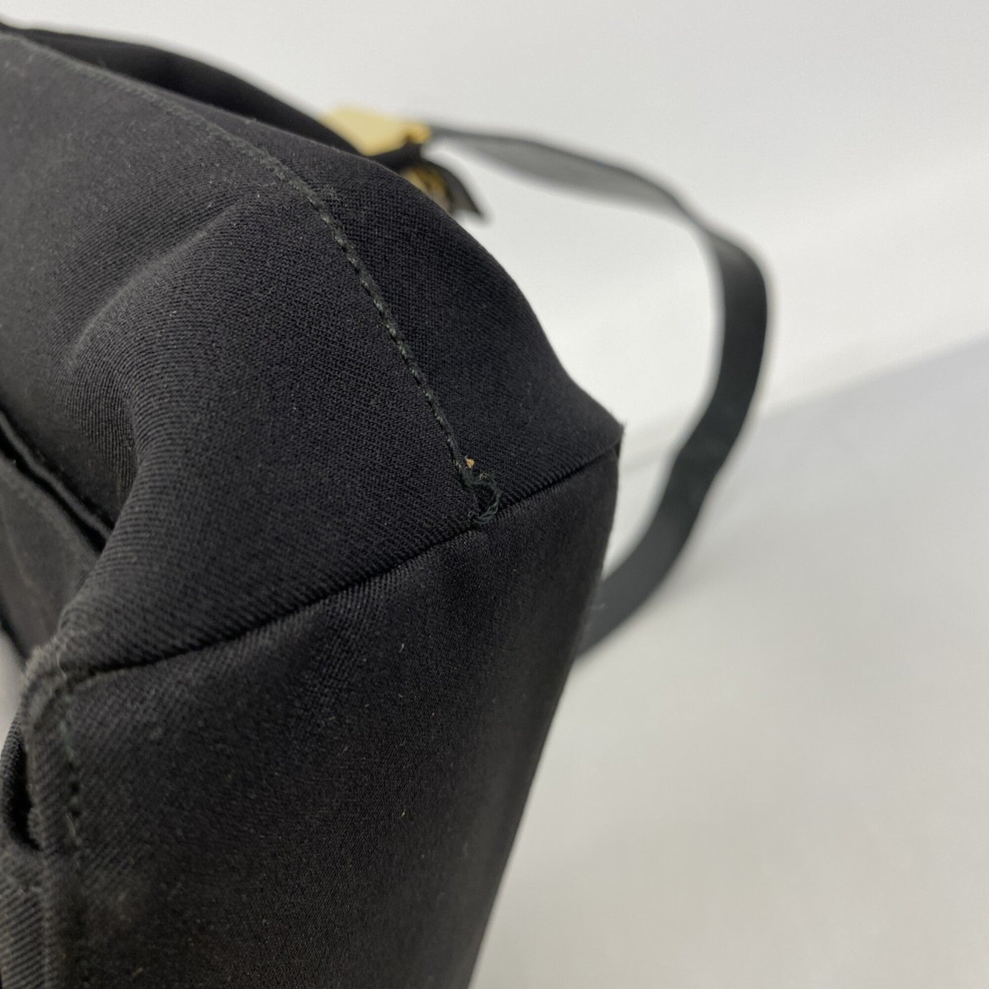 Salvatore Ferragamo Black Nylon Canvas Shoulder Bag (Pre-Owned)