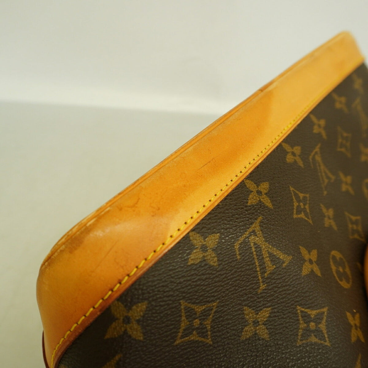 Louis Vuitton Brown Handbag (Pre-Owned)