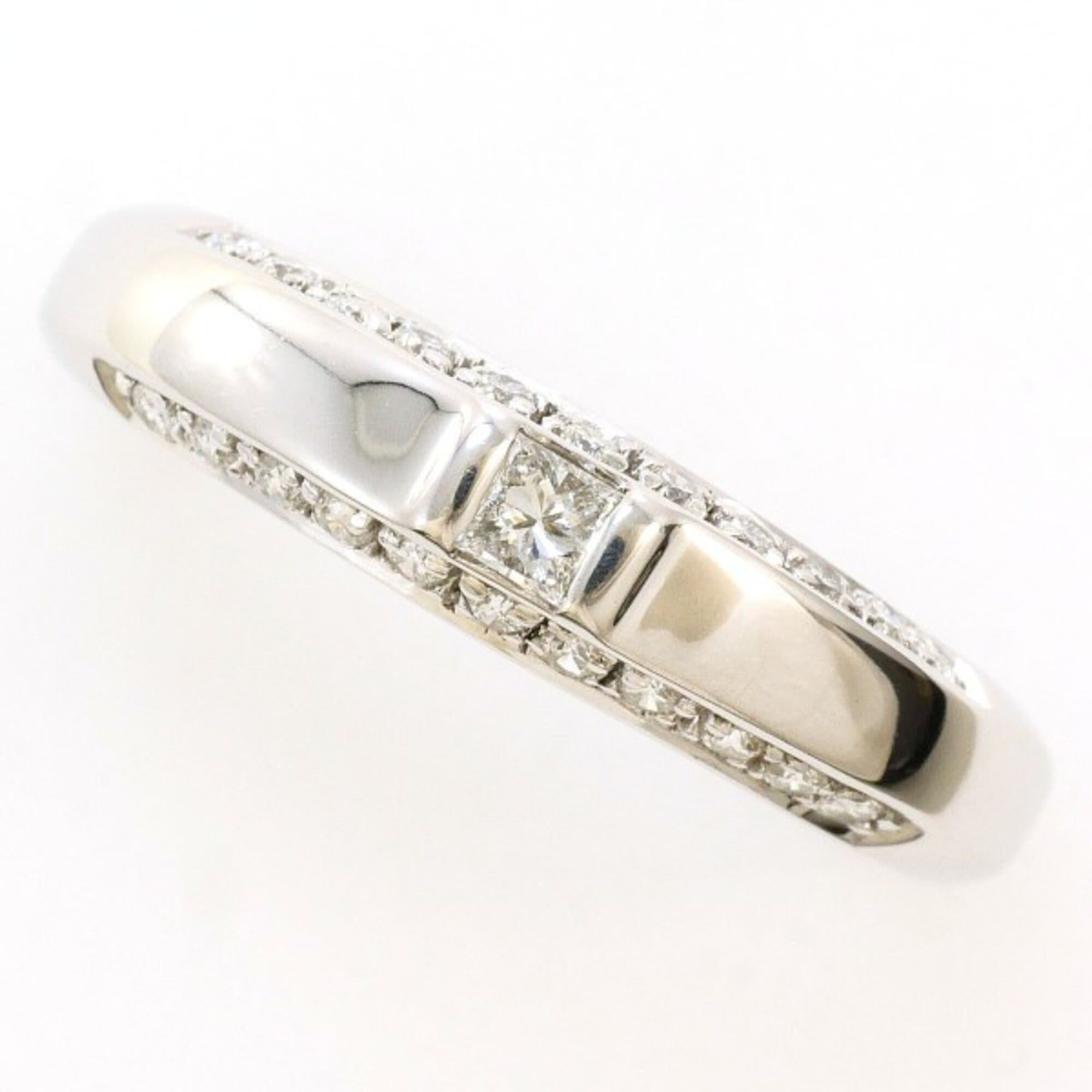 Unbranded White Gold White Gold (18K) Band Ring (Pre-Owned)
