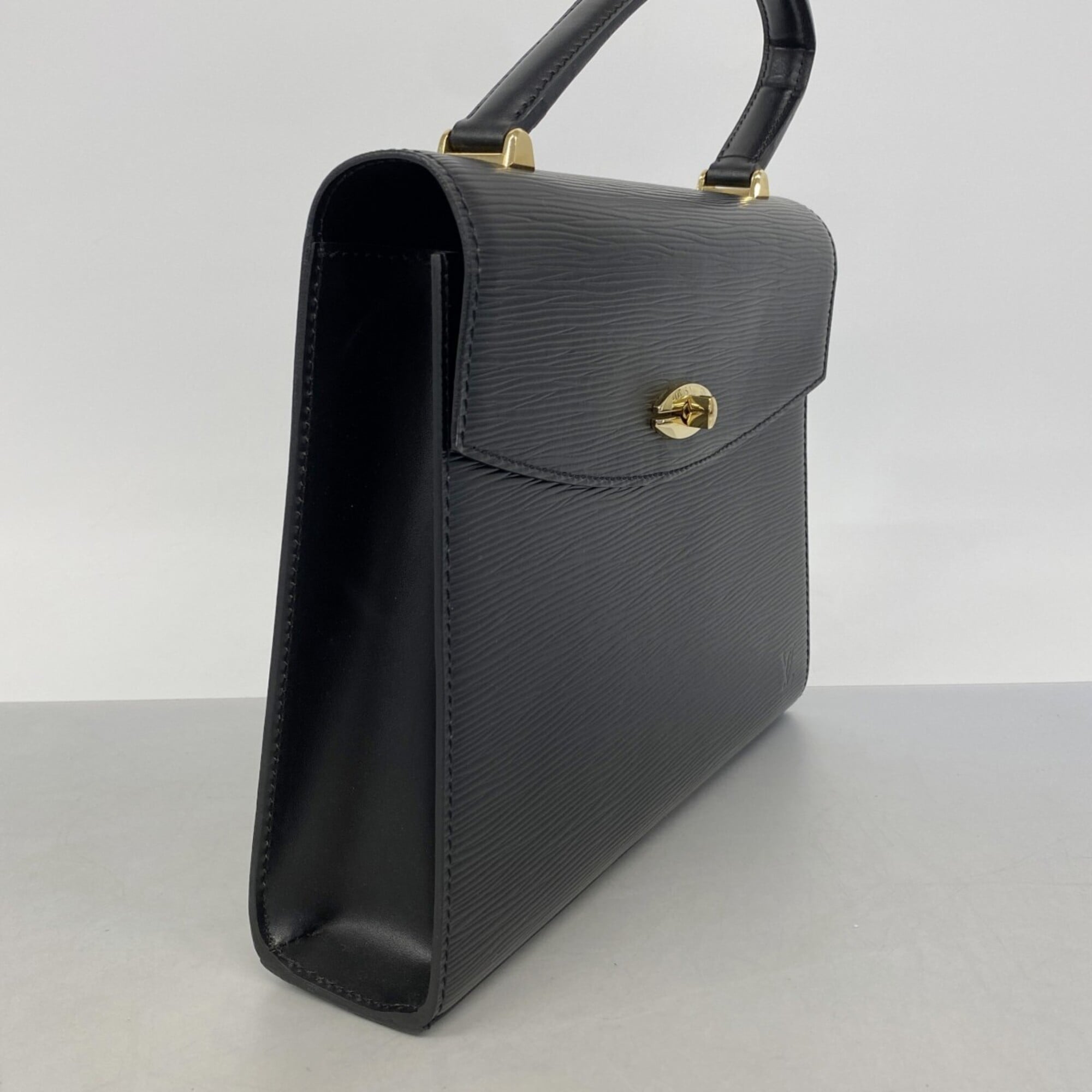 Louis Vuitton Noir Handbag (Pre-Owned)
