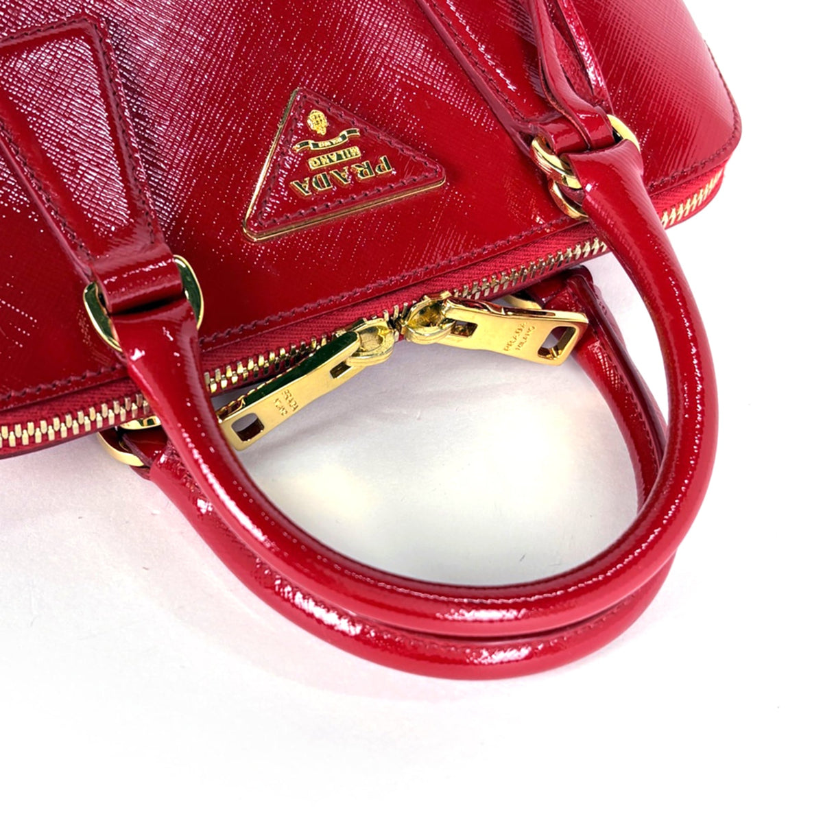 Prada Red Color Leather Handbag (Pre-Owned)