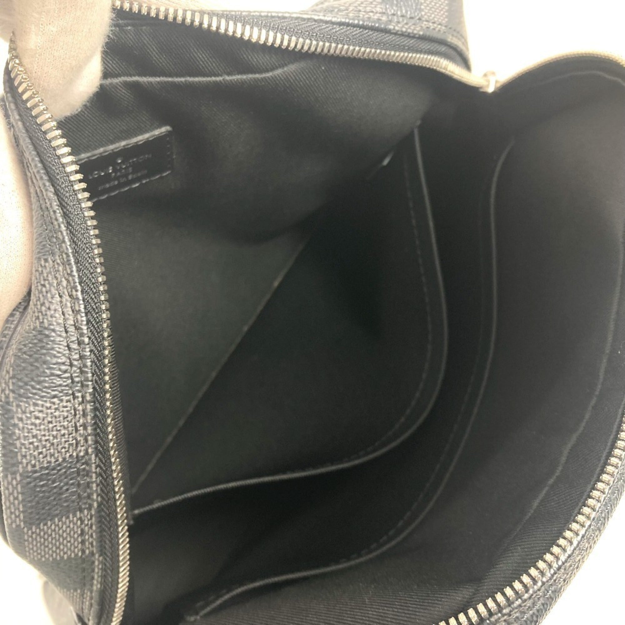Louis Vuitton Damier Graphite Black Damier Graphite Messenger Bag Shoulder Bag (Pre-Owned)