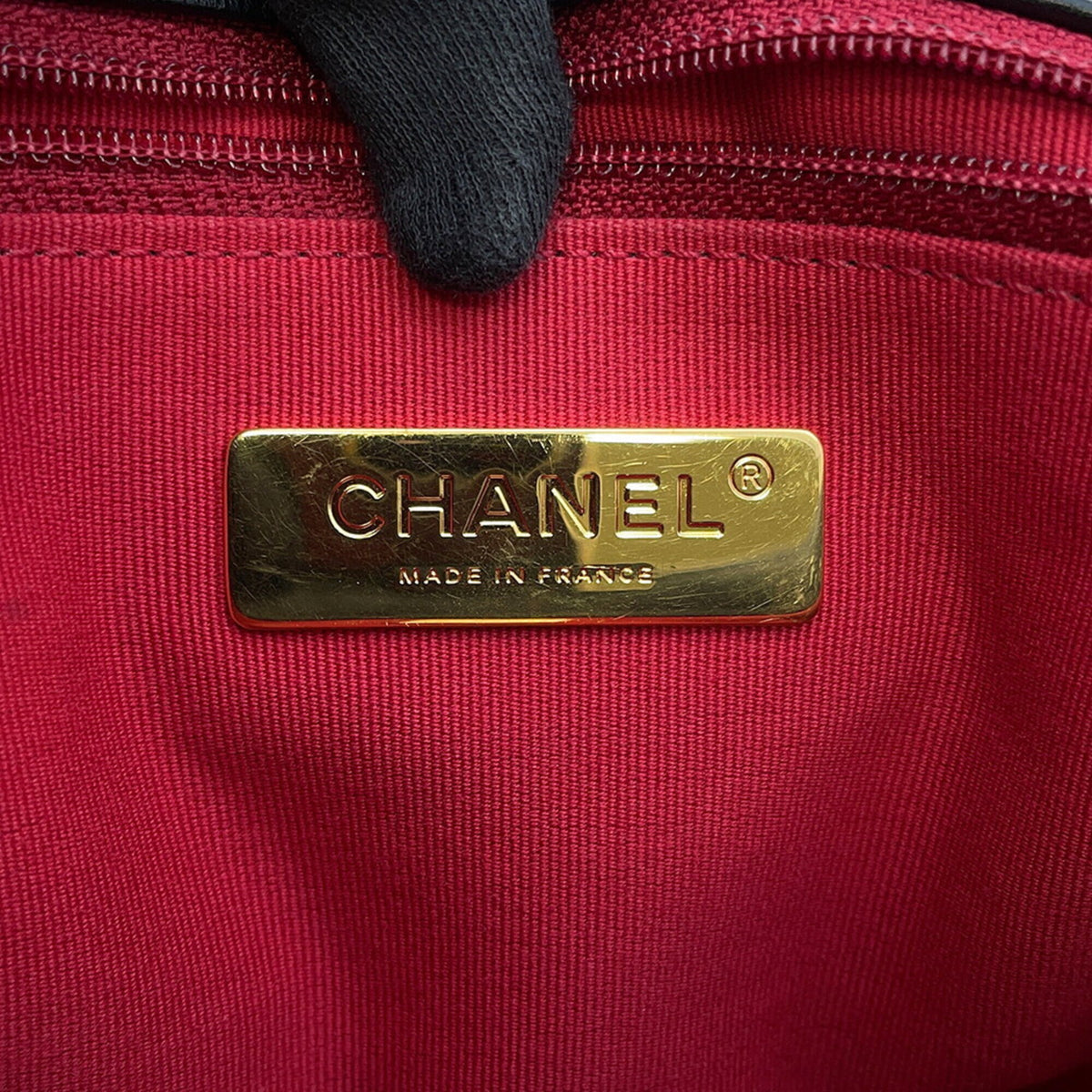 Chanel Black Leather Handbag Shoulder Bag (Pre-Owned)