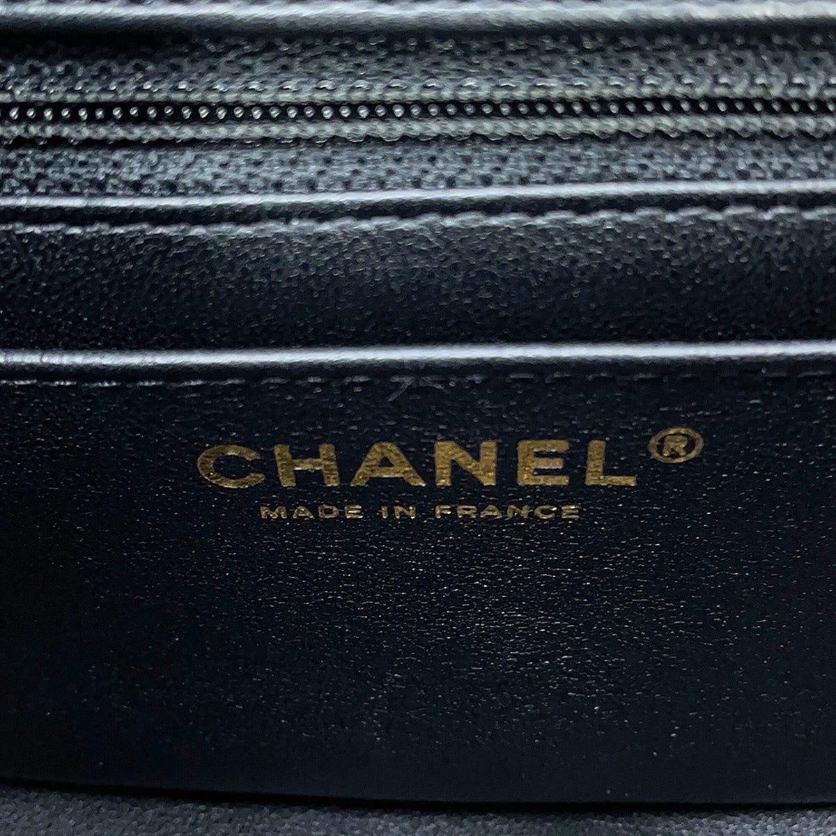 Chanel Black Leather Shoulder Bag (Pre-Owned)