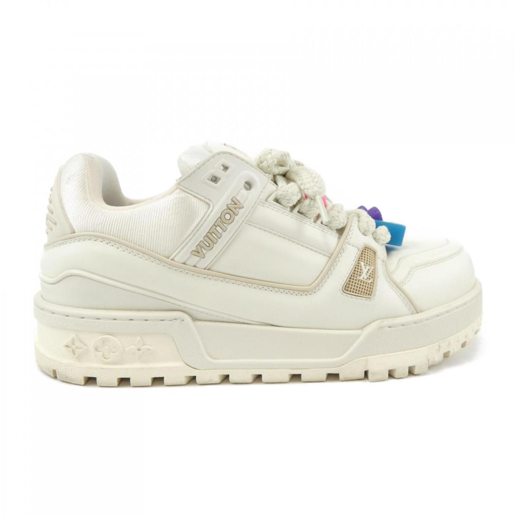 Louis Vuitton Beige Sneakers (Pre-Owned)