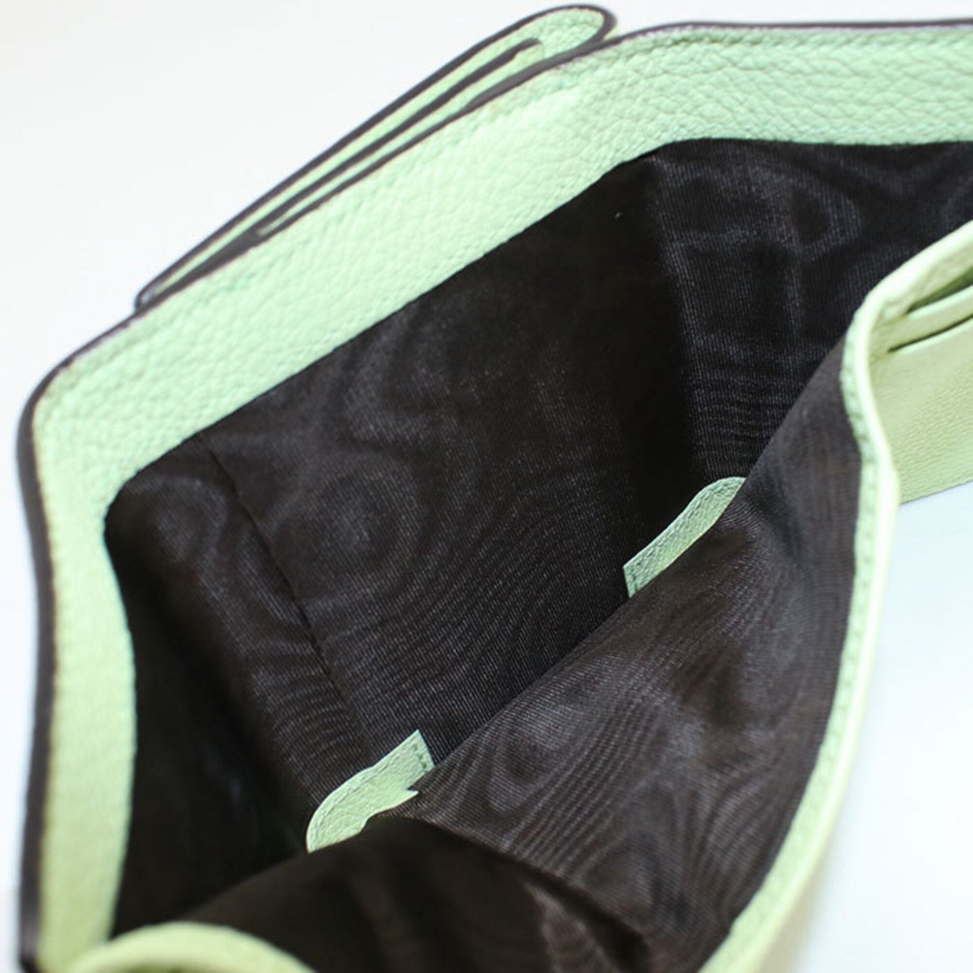 Gucci Green Leather Wallet (Tri-Fold) (Pre-Owned)