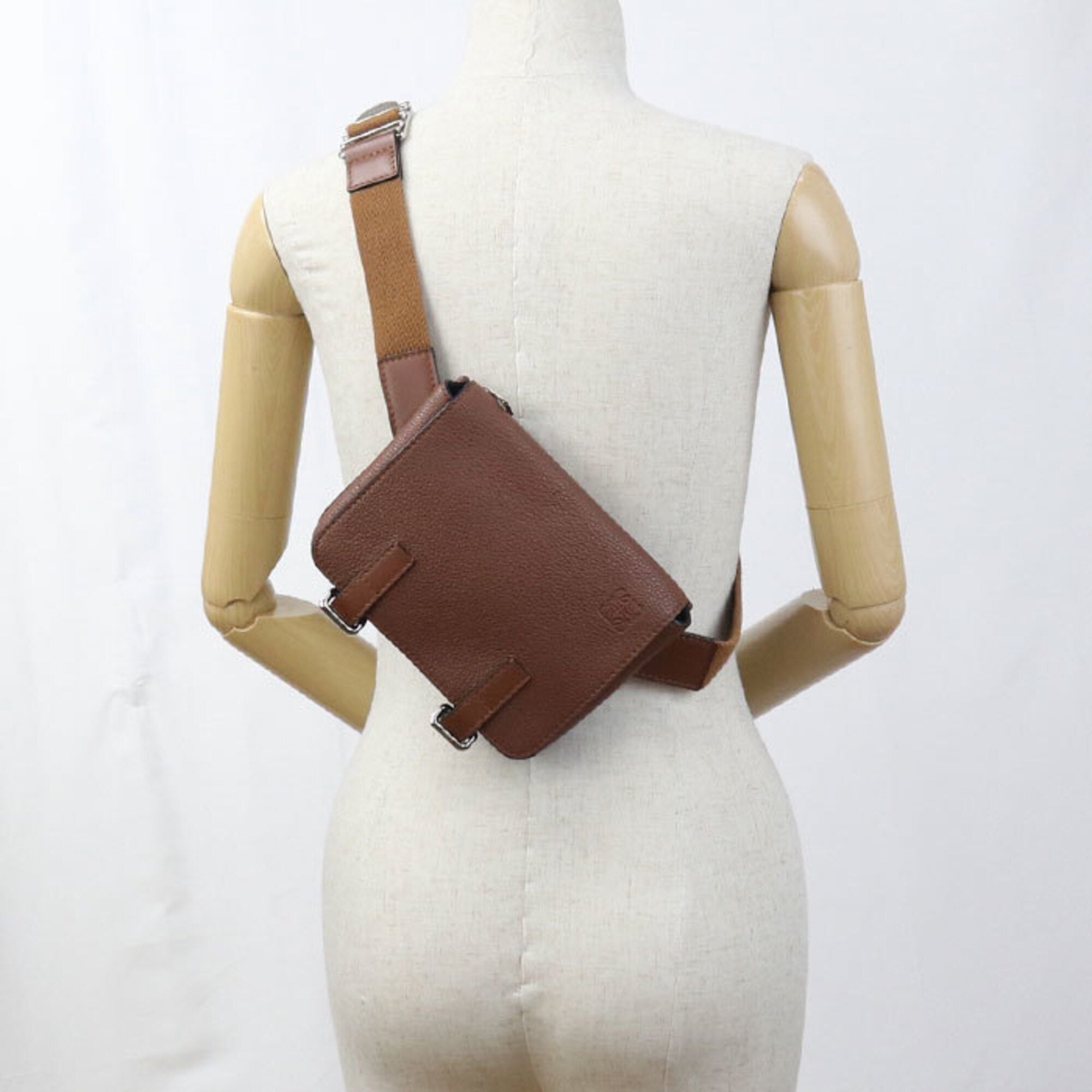 Loewe Brown Leather Sling Bag (Pre-Owned)