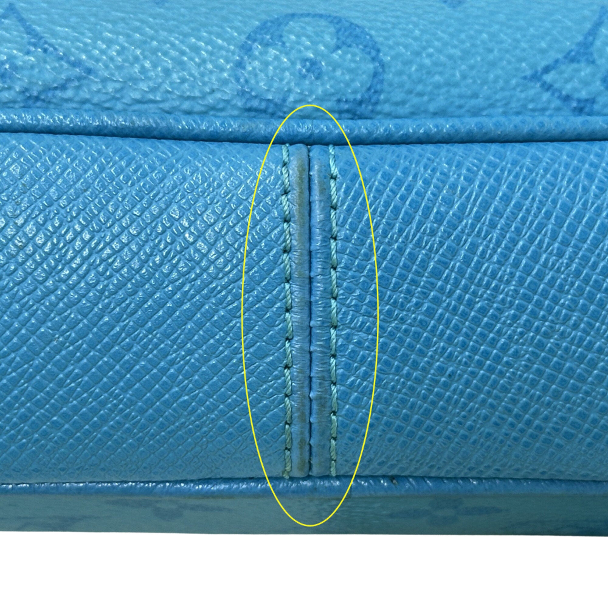 Louis Vuitton Blue Taiga Leather Handbag Sling Bag (Pre-Owned)