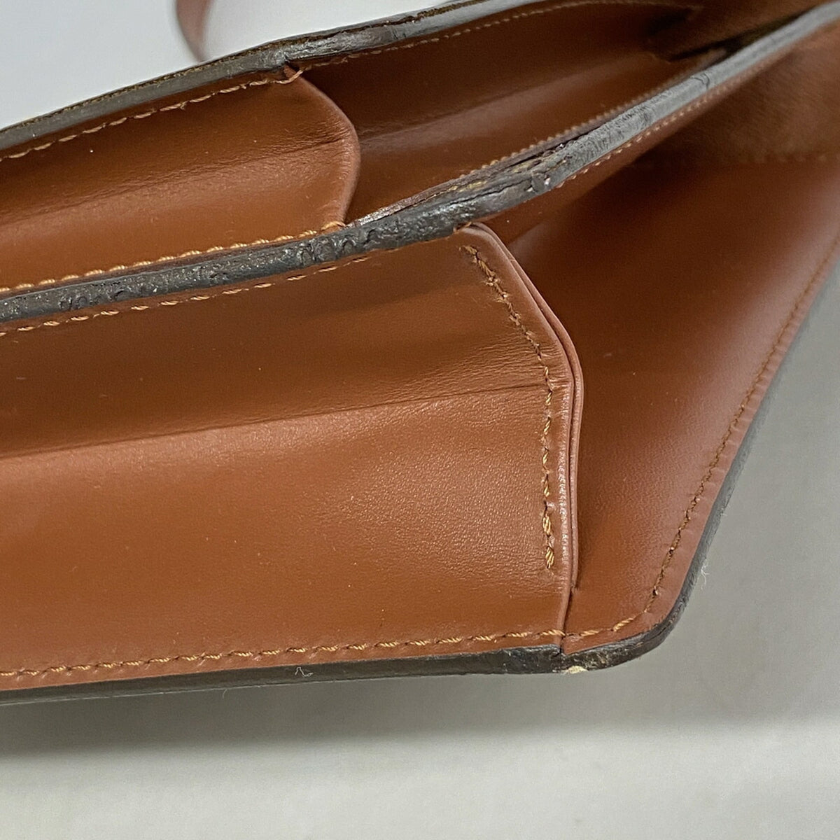Louis Vuitton Brown Handbag (Pre-Owned)