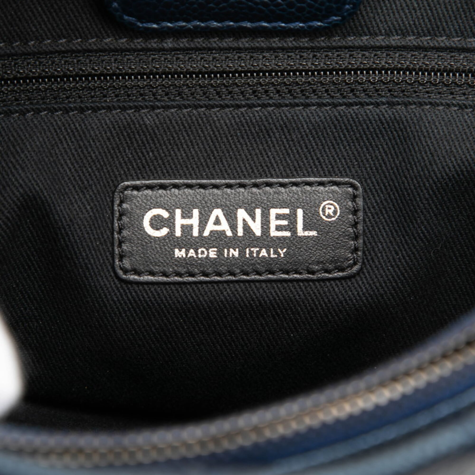 Chanel Blue Grained Calfskin Tote Bag (Pre-Owned)