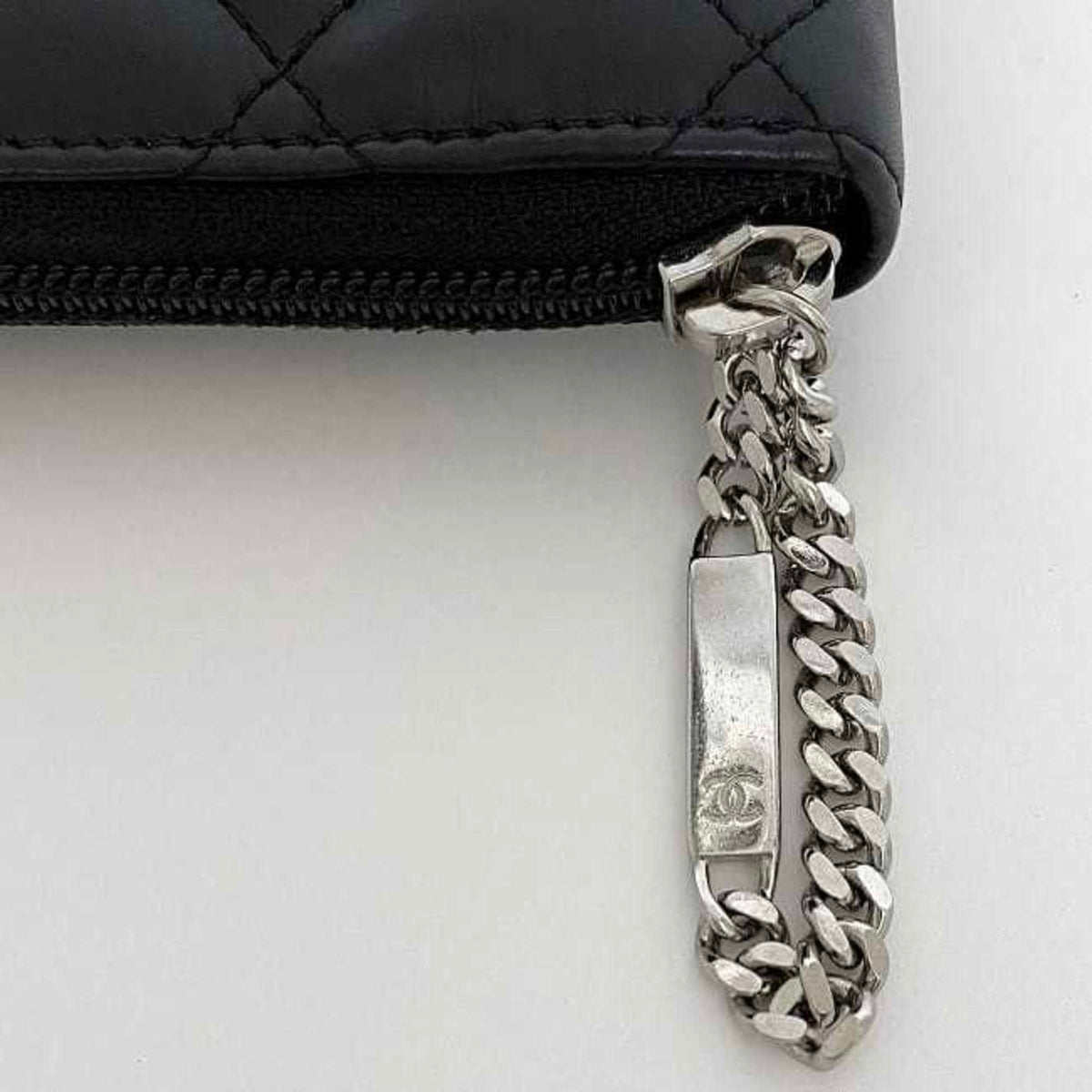 Chanel Black White Leather Long Wallet (Bi-Fold) (Pre-Owned)