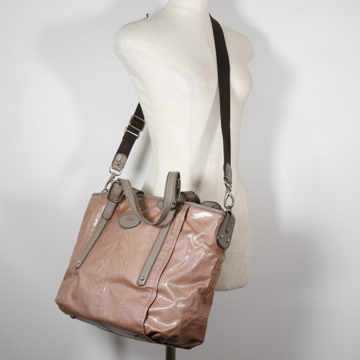 Tod's Brown Pvc Tote Bag (Pre-Owned)