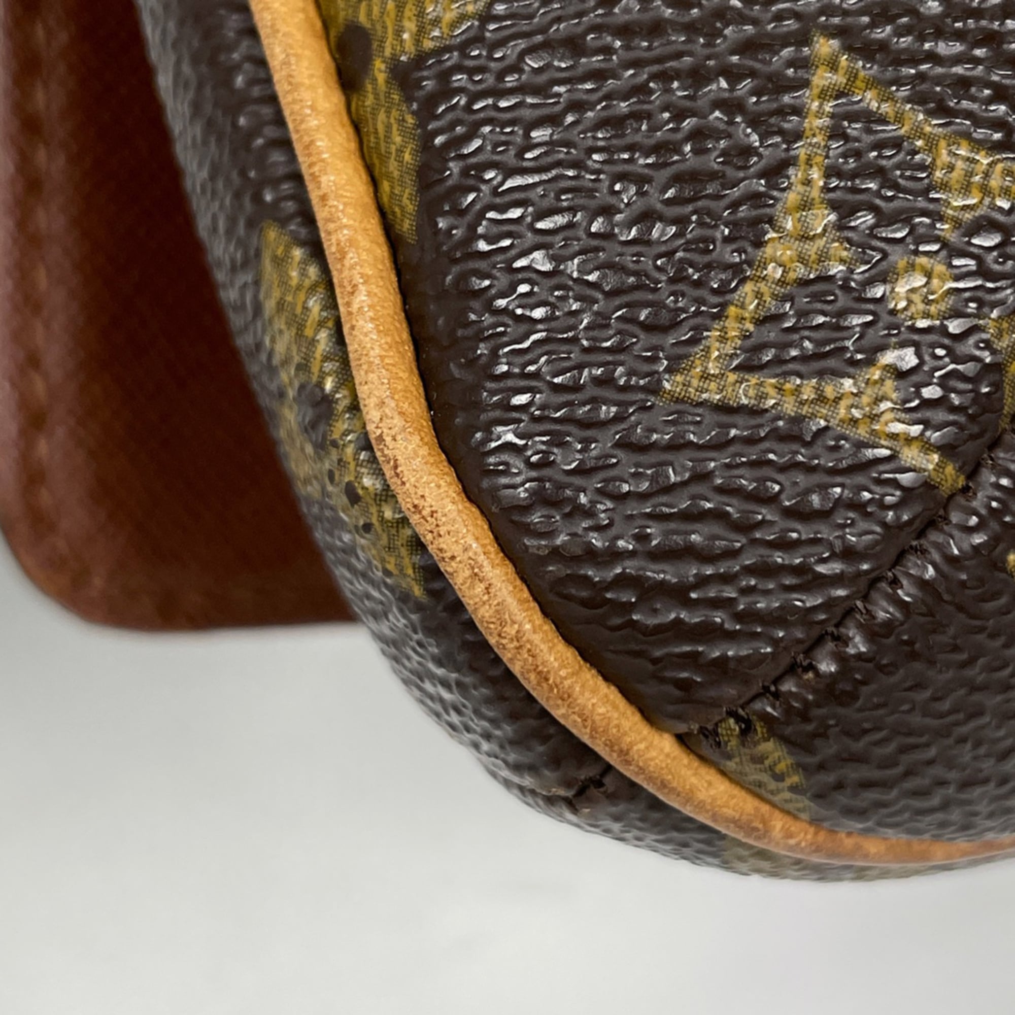 Louis Vuitton Brown Monogram Monogram Shoulder Bag (Pre-Owned)