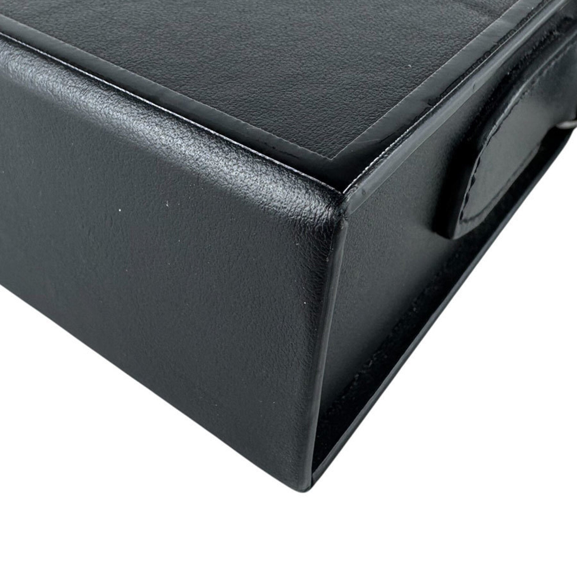 Fendi Black Leather Shoulder Bag (Pre-Owned)
