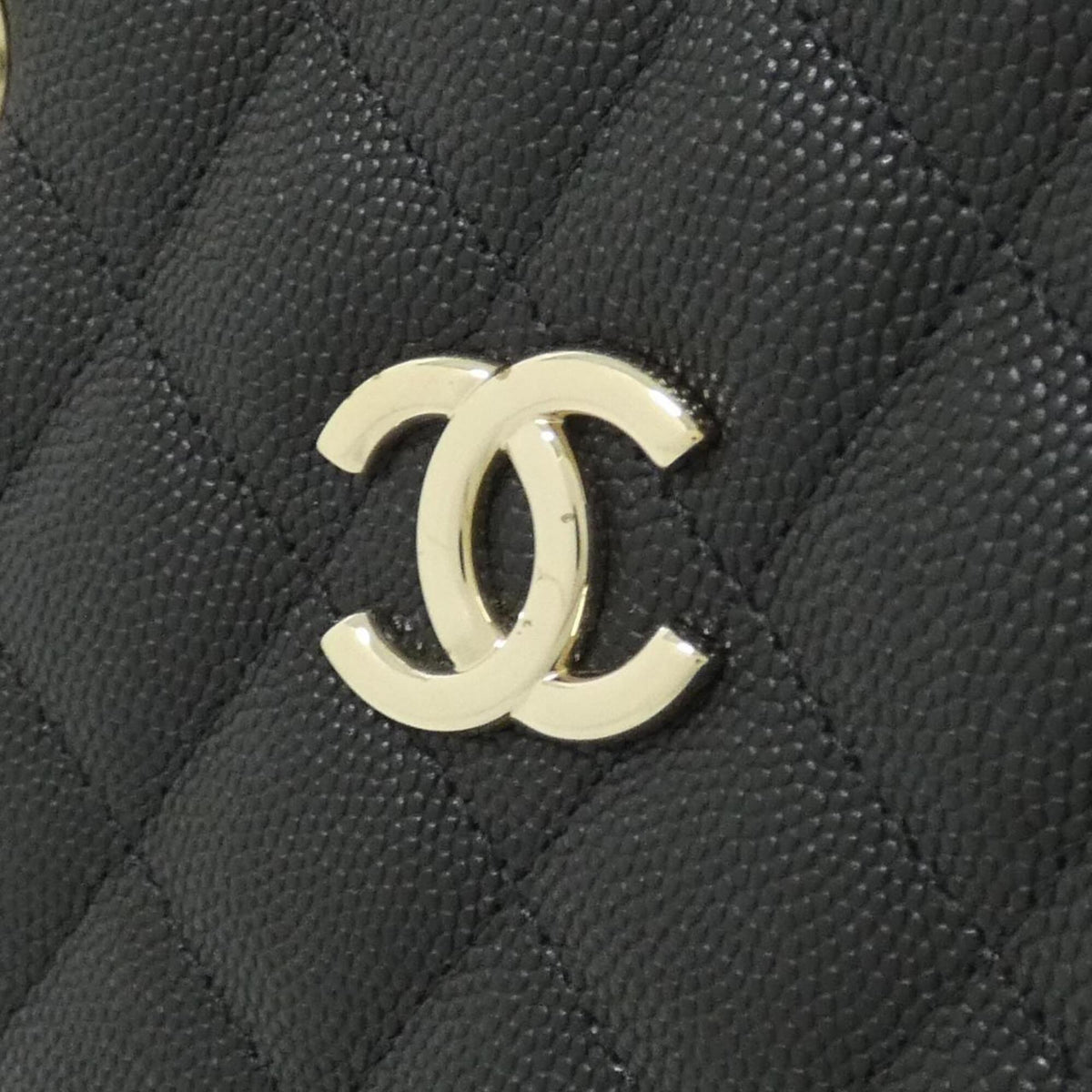 Chanel Black Grained Calfskin Shoulder Bag (Pre-Owned)