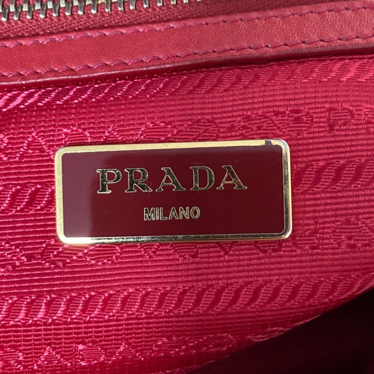 Prada Red Color Handbag Shoulder Bag (Pre-Owned)