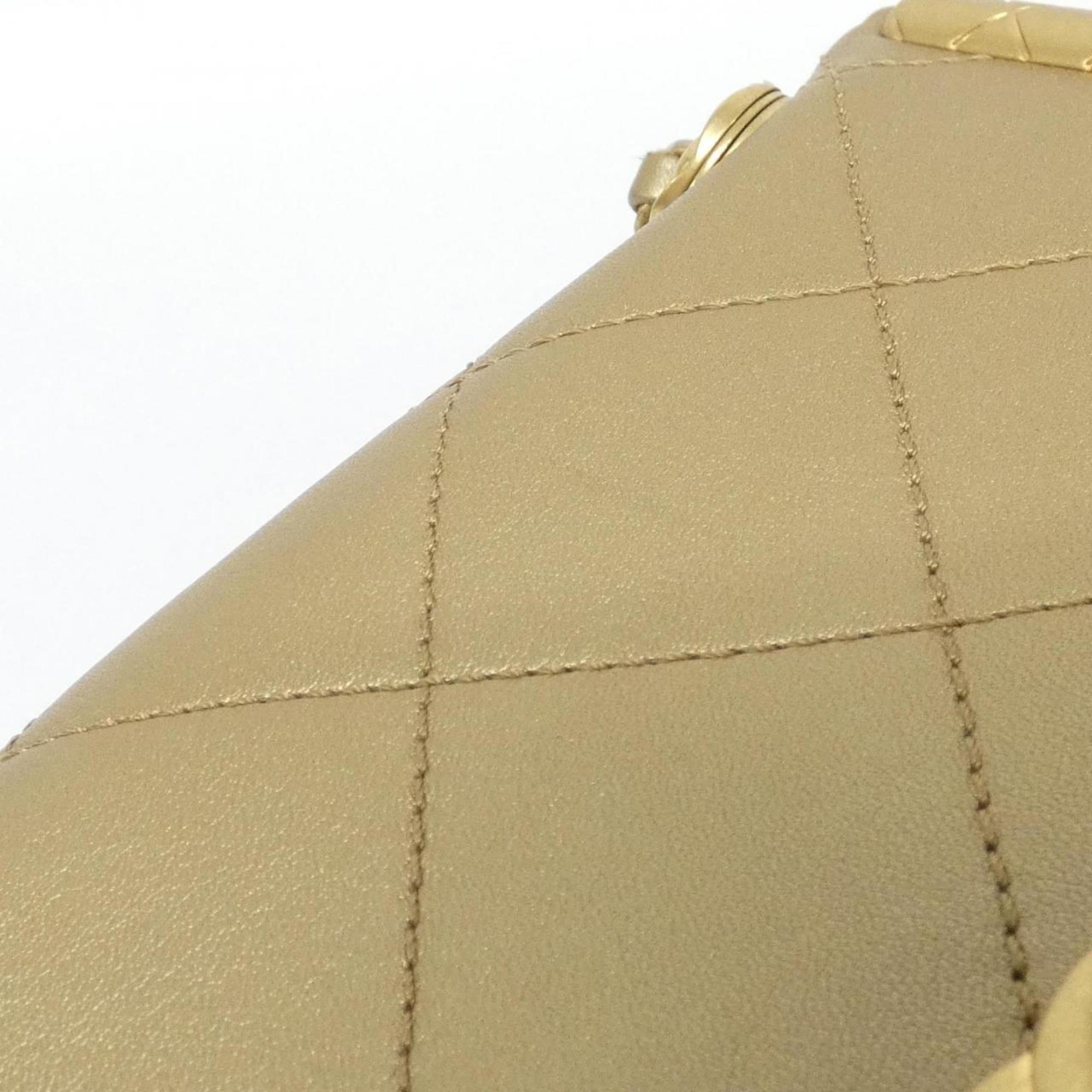 Chanel Silver Leather Handbag (Pre-Owned)