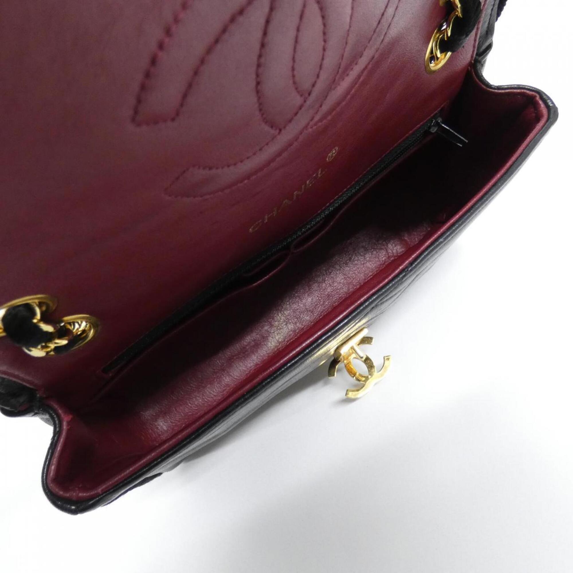 Chanel Black Leather Shoulder Bag (Pre-Owned)