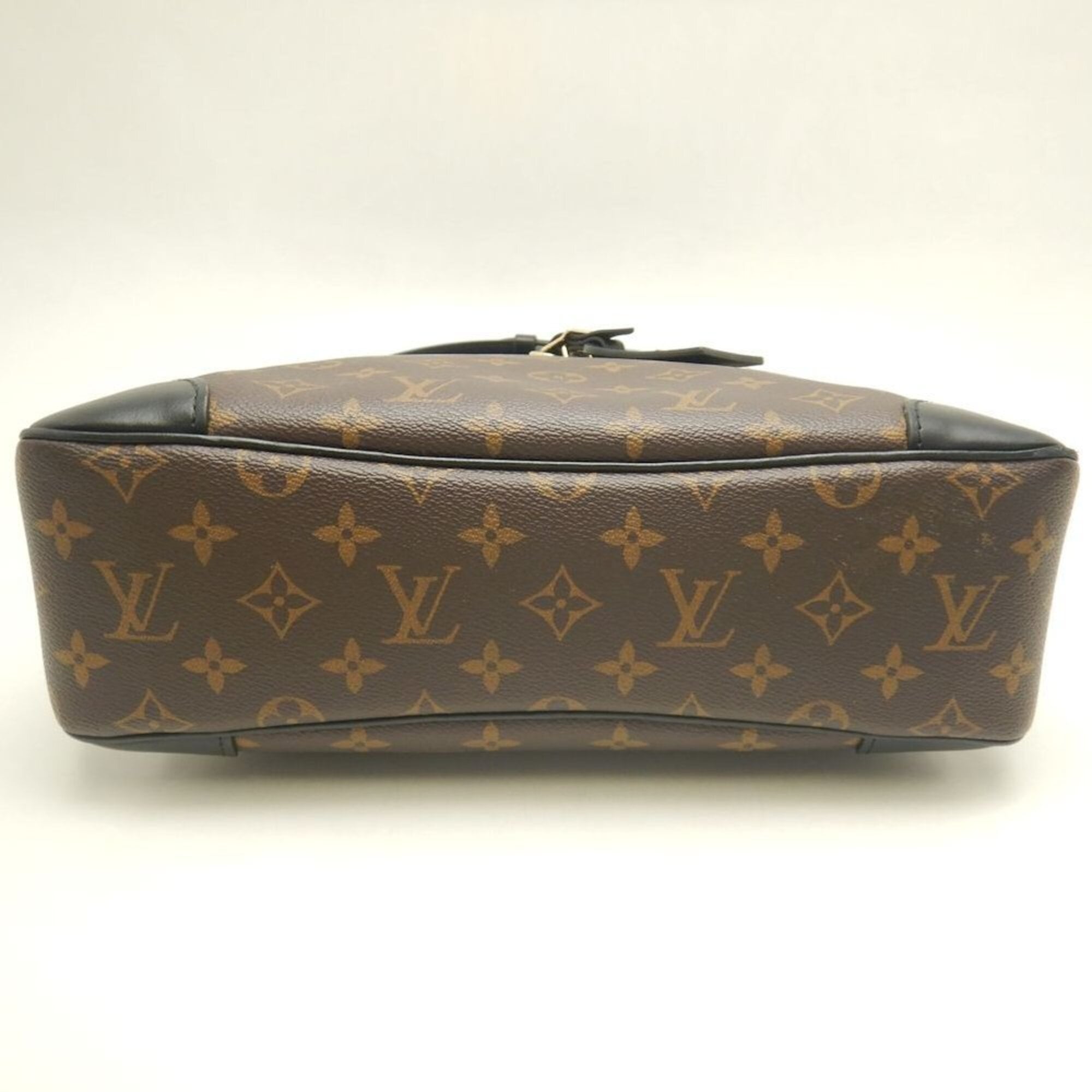 Louis Vuitton Brown Monogram Canvas Shoulder Bag (Pre-Owned)