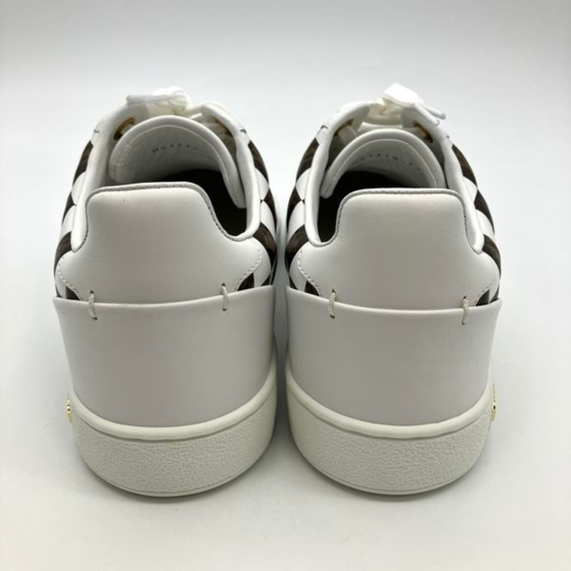 Louis Vuitton White Sneakers (Pre-Owned)