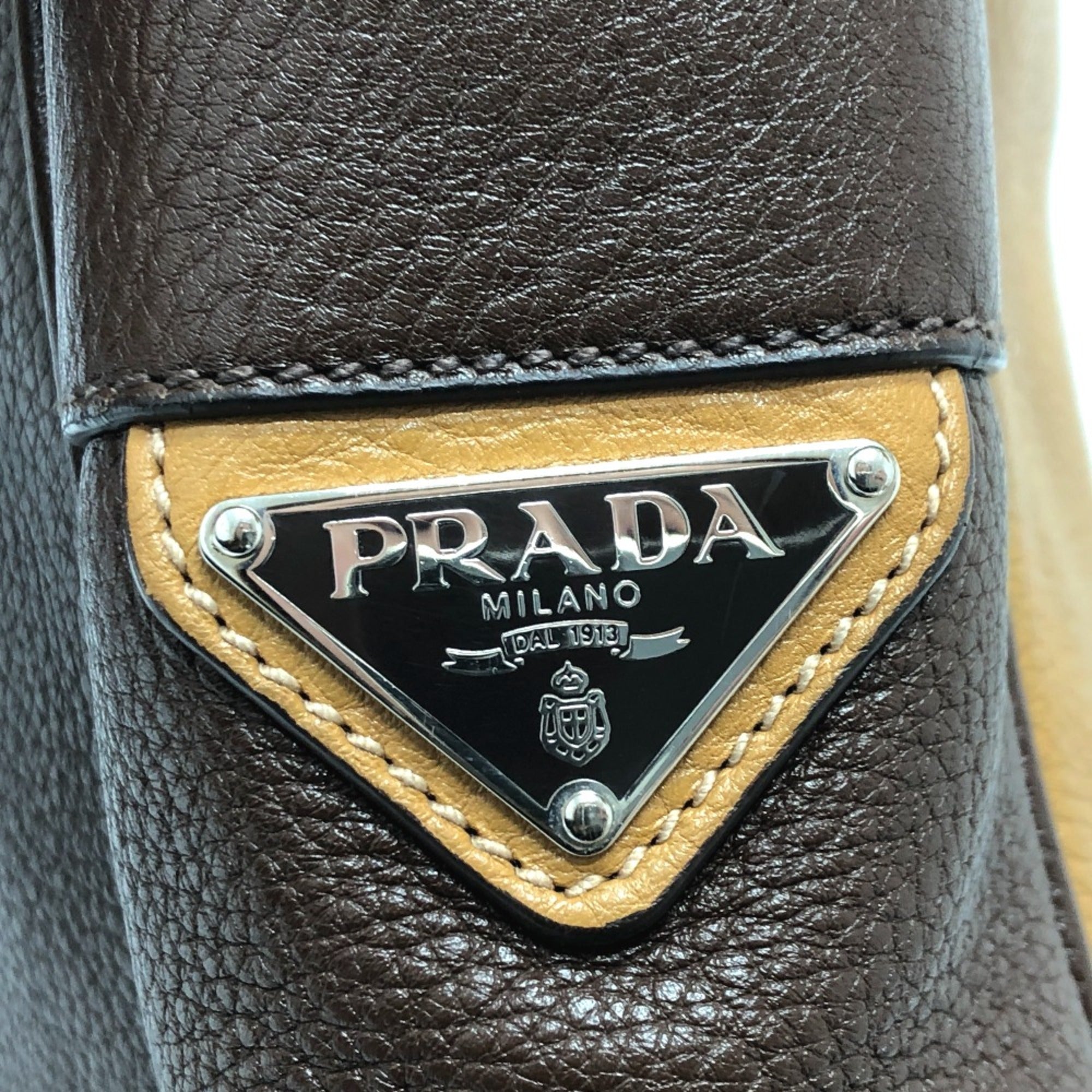 Prada Brown Leather Shoulder Bag (Pre-Owned)