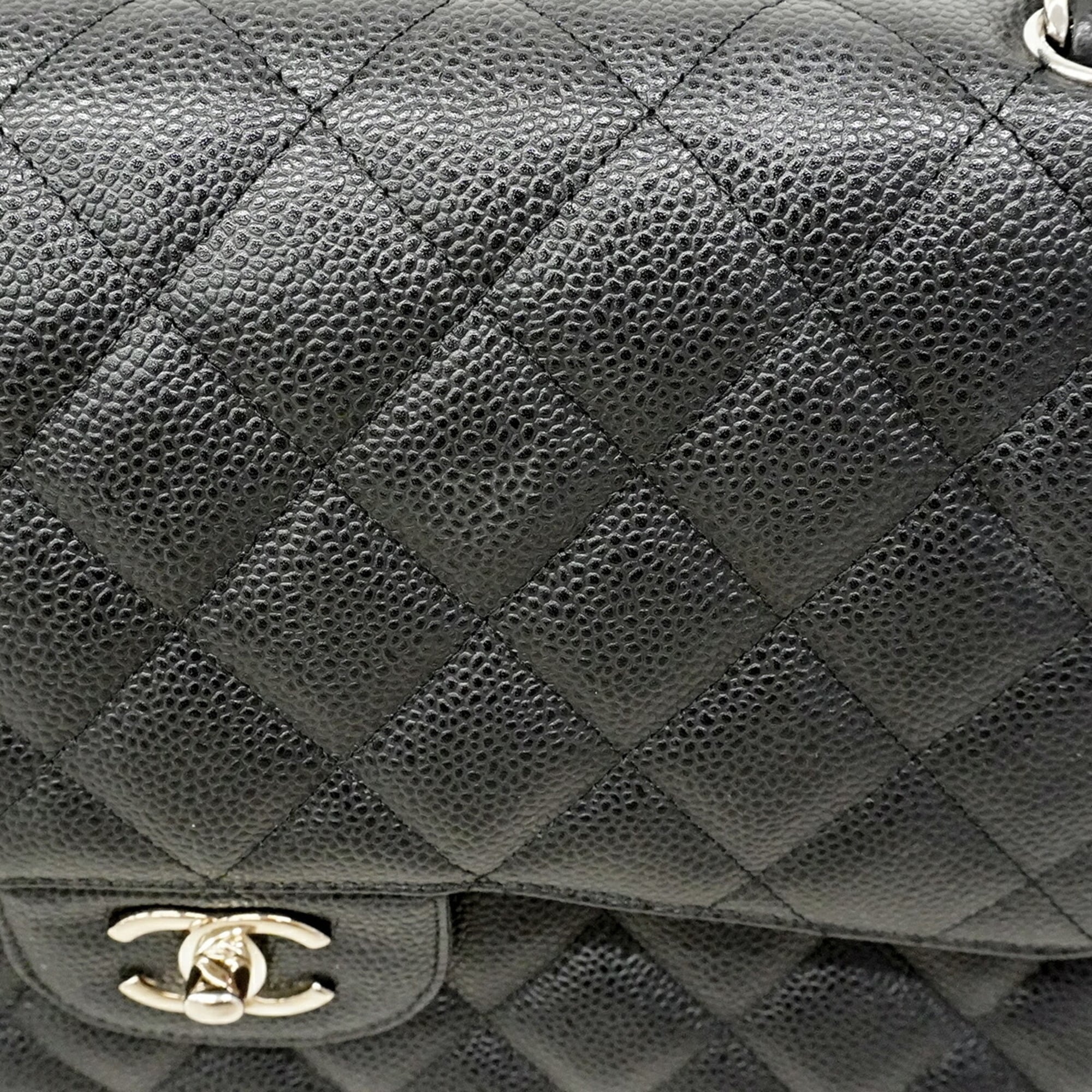 Chanel Black Grained Calfskin Shoulder Bag (Pre-Owned)