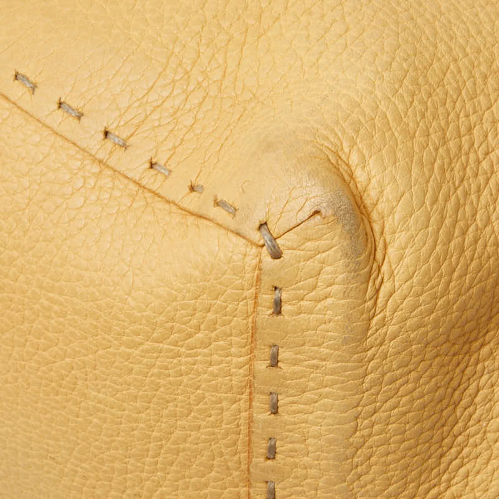 Fendi Beige Leather Handbag Tote Bag (Pre-Owned)