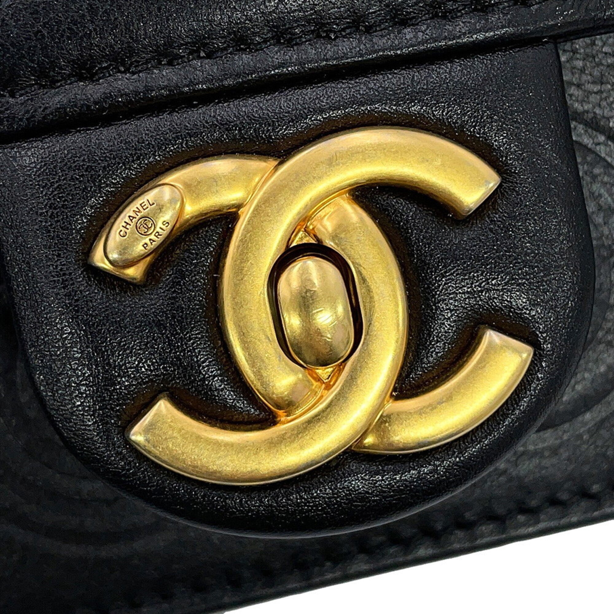 Chanel Black Leather Shoulder Bag (Pre-Owned)