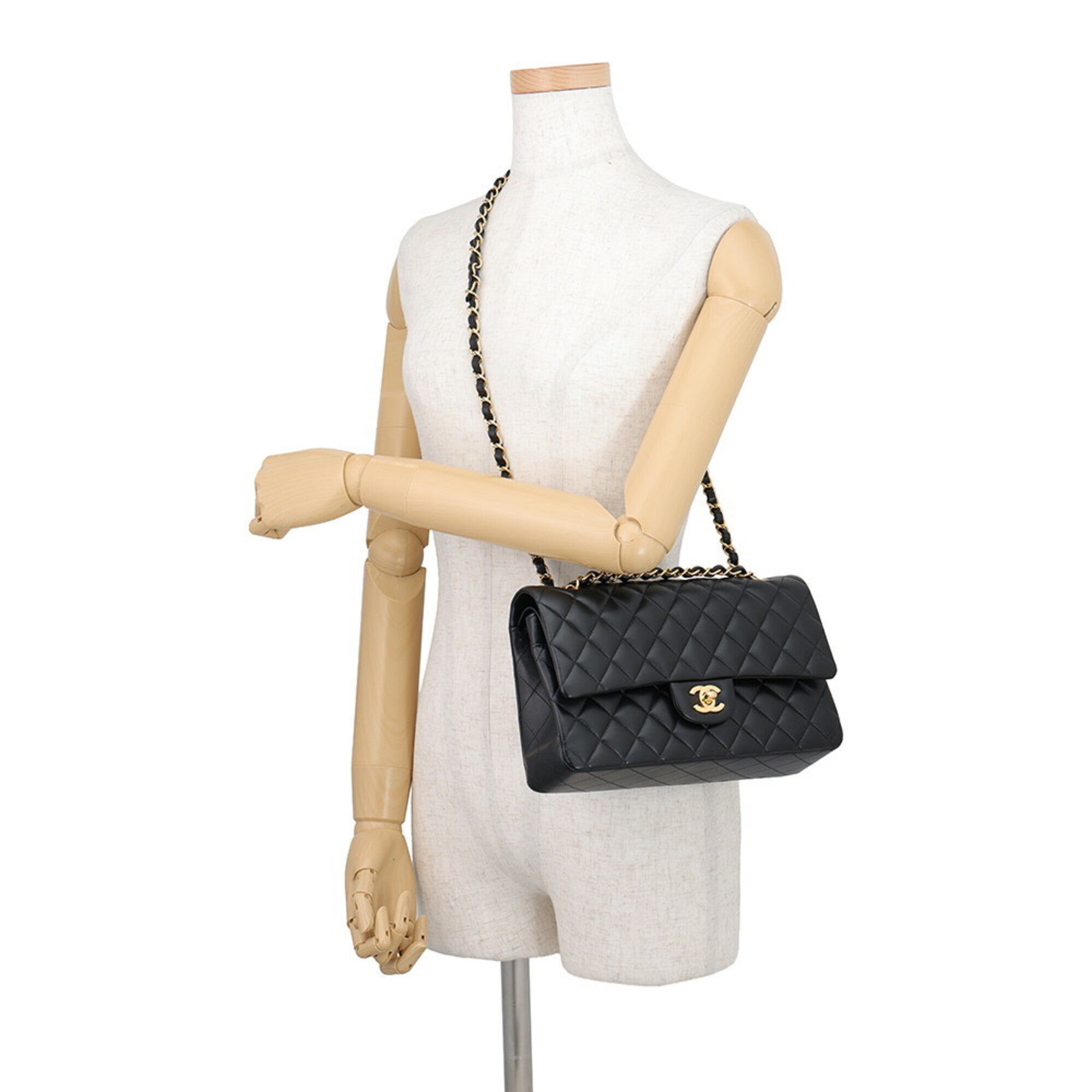Chanel Matelasse Black Leather Handbag Shoulder Bag (Pre-Owned)