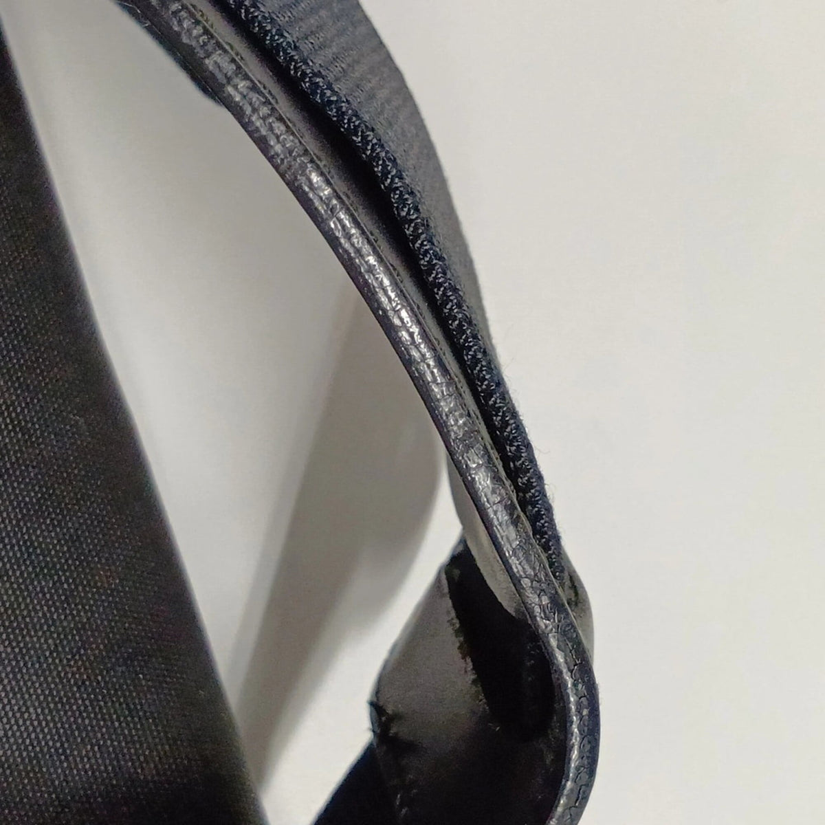 Gucci Black Leather Canvas Messenger Bag Shoulder Bag (Pre-Owned)